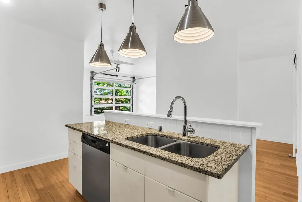Condominium For Rent in Dallas County , 1111 S Akard Street 304, Dallas, Texas 75215, 1 Bedroom, 1 Bathroom, 1 Garage spaces, 814 Sqft, built in 2006, mls#21379839, Real Estate Agent in Dallas, Homes For Rent in Dallas county, Homes For Rent in Dallas, Realtor in Dallas Texas, Real Estate Brokerage Independent Realty Texas, Luminita Cordes Realtor