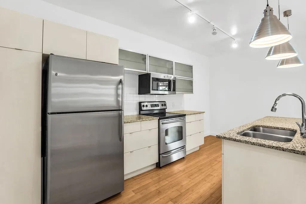 Condominium For Rent in Dallas County , 1111 S Akard Street 304, Dallas, Texas 75215, 1 Bedroom, 1 Bathroom, 1 Garage spaces, 814 Sqft, built in 2006, mls#21379839, Real Estate Agent in Dallas, Homes For Rent in Dallas county, Homes For Rent in Dallas, Realtor in Dallas Texas, Real Estate Brokerage Independent Realty Texas, Luminita Cordes Realtor