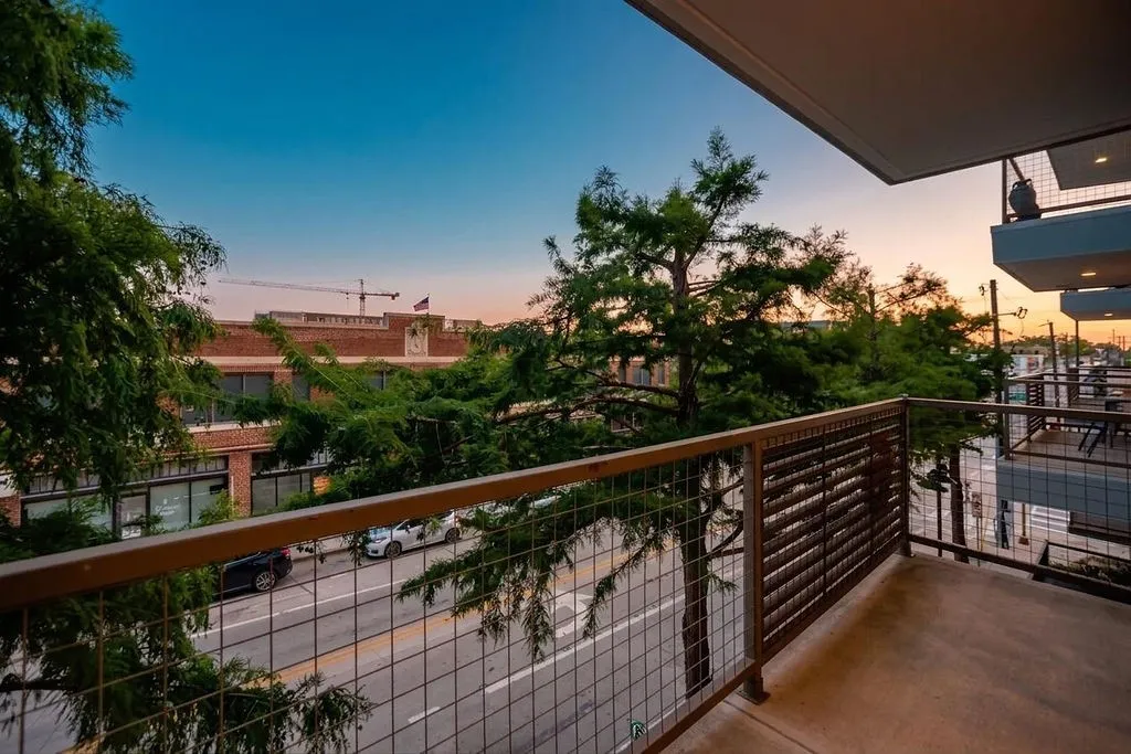 Condominium For Rent in Dallas County , 1111 S Akard Street 304, Dallas, Texas 75215, 1 Bedroom, 1 Bathroom, 1 Garage spaces, 814 Sqft, built in 2006, mls#21379839, Real Estate Agent in Dallas, Homes For Rent in Dallas county, Homes For Rent in Dallas, Realtor in Dallas Texas, Real Estate Brokerage Independent Realty Texas, Luminita Cordes Realtor