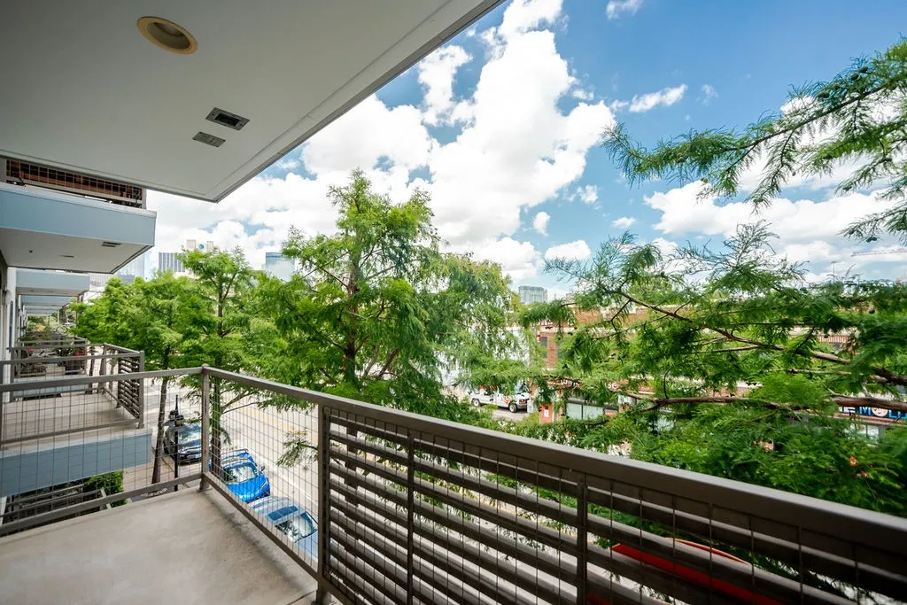 Condominium For Rent in Dallas County , 1111 S Akard Street 304, Dallas, Texas 75215, 1 Bedroom, 1 Bathroom, 1 Garage spaces, 814 Sqft, built in 2006, mls#21379839, Real Estate Agent in Dallas, Homes For Rent in Dallas county, Homes For Rent in Dallas, Realtor in Dallas Texas, Real Estate Brokerage Independent Realty Texas, Luminita Cordes Realtor