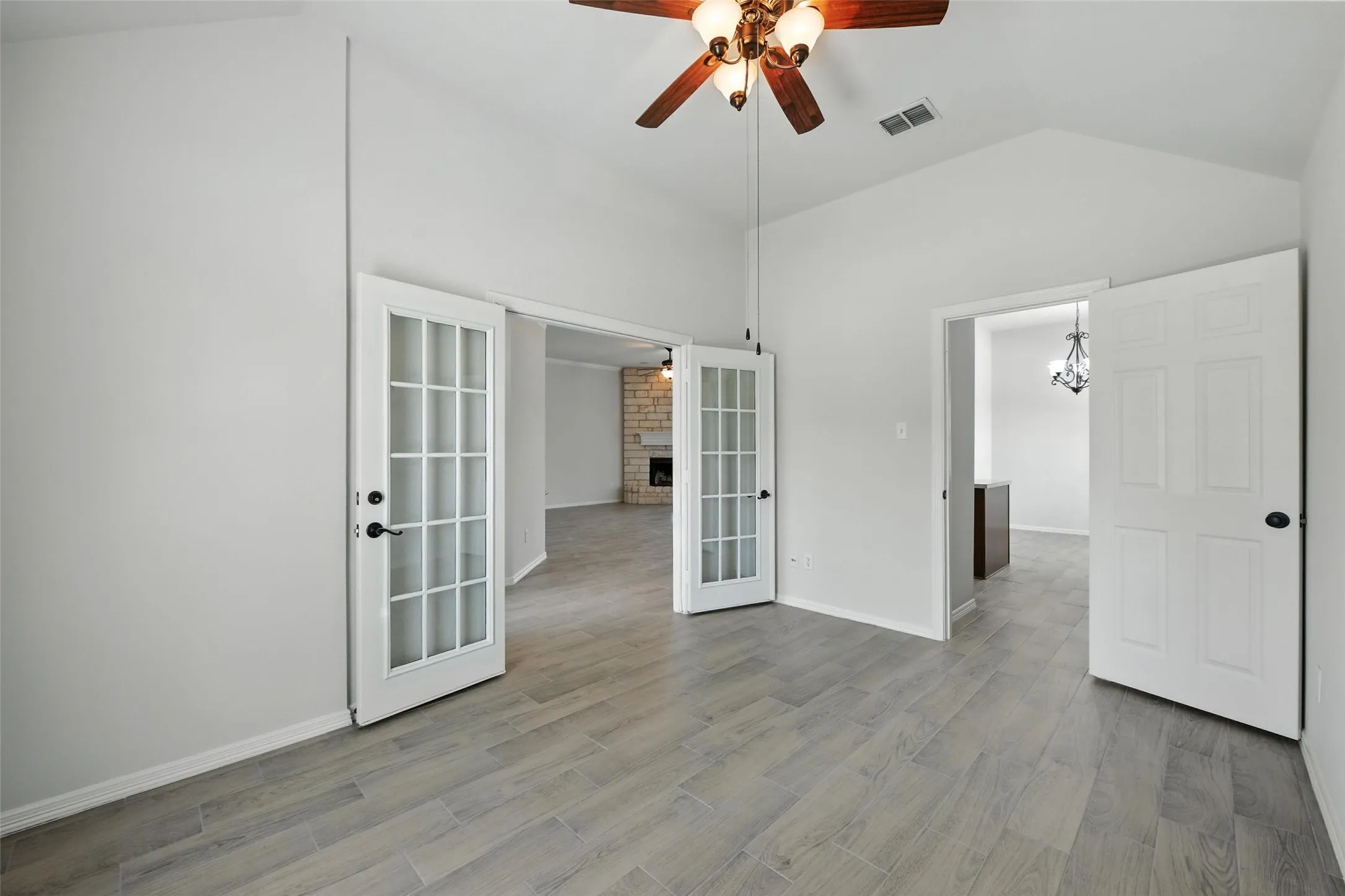 Single Family Residence For Rent in Parker County , 113 Shumard Drive, Aledo, Texas 76008, 3 Bedroom, 2 Bathroom, 2 Garage spaces, 1,681 Sqft, built in 2006, mls#21375381, Real Estate Agent in Aledo, Homes For Rent in Parker county, Homes For Rent in Aledo, Realtor in Aledo Texas, Real Estate Brokerage Independent Realty Texas, Luminita Cordes Realtor