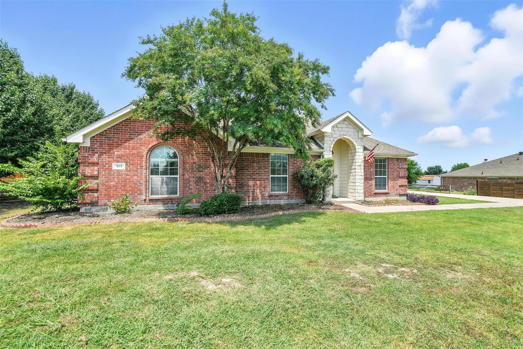 Single Family Residence For Rent in Parker County , 113 Shumard Drive, Aledo, Texas 76008, 3 Bedroom, 2 Bathroom, 2 Garage spaces, 1,681 Sqft, built in 2006, mls#21375381, Real Estate Agent in Aledo, Homes For Rent in Parker county, Homes For Rent in Aledo, Realtor in Aledo Texas, Real Estate Brokerage Independent Realty Texas, Luminita Cordes Realtor