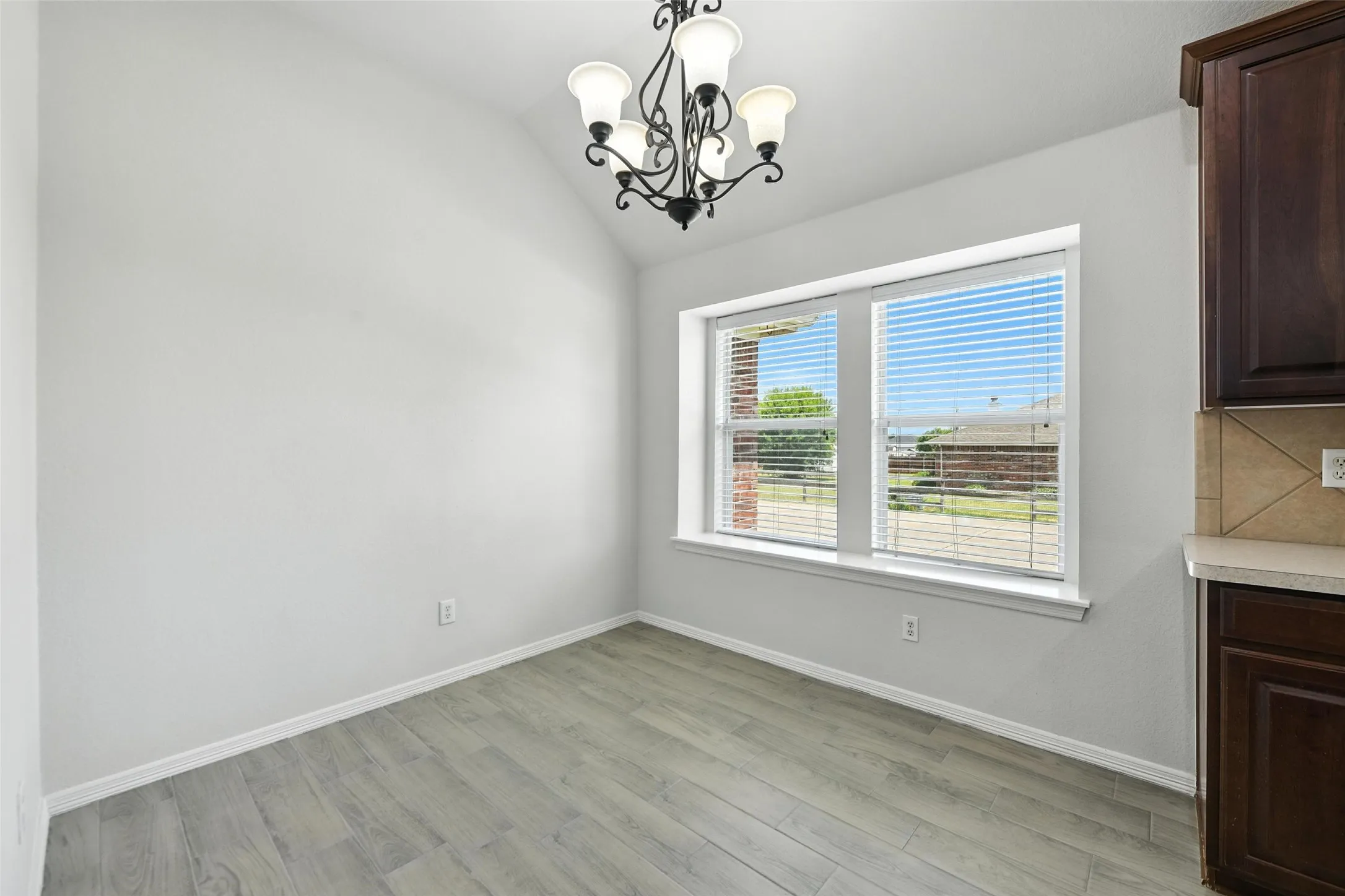 Single Family Residence For Rent in Parker County , 113 Shumard Drive, Aledo, Texas 76008, 3 Bedroom, 2 Bathroom, 2 Garage spaces, 1,681 Sqft, built in 2006, mls#21375381, Real Estate Agent in Aledo, Homes For Rent in Parker county, Homes For Rent in Aledo, Realtor in Aledo Texas, Real Estate Brokerage Independent Realty Texas, Luminita Cordes Realtor