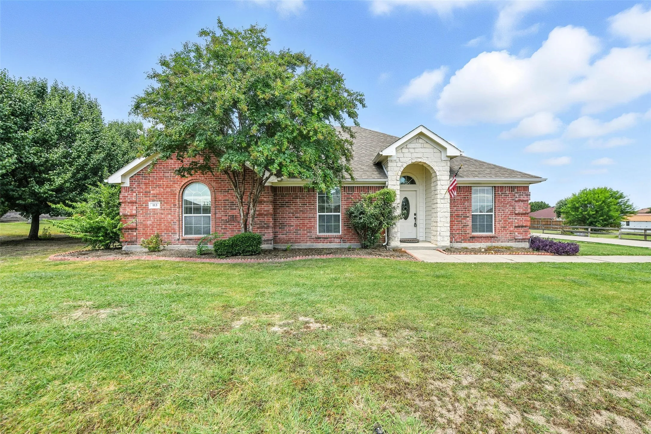 Single Family Residence For Rent in Parker County , 113 Shumard Drive, Aledo, Texas 76008, 3 Bedroom, 2 Bathroom, 2 Garage spaces, 1,681 Sqft, built in 2006, mls#21375381, Real Estate Agent in Aledo, Homes For Rent in Parker county, Homes For Rent in Aledo, Realtor in Aledo Texas, Real Estate Brokerage Independent Realty Texas, Luminita Cordes Realtor