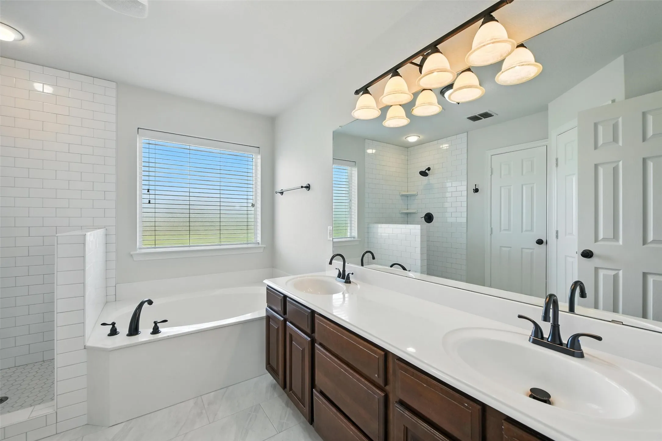 Single Family Residence For Rent in Parker County , 113 Shumard Drive, Aledo, Texas 76008, 3 Bedroom, 2 Bathroom, 2 Garage spaces, 1,681 Sqft, built in 2006, mls#21375381, Real Estate Agent in Aledo, Homes For Rent in Parker county, Homes For Rent in Aledo, Realtor in Aledo Texas, Real Estate Brokerage Independent Realty Texas, Luminita Cordes Realtor
