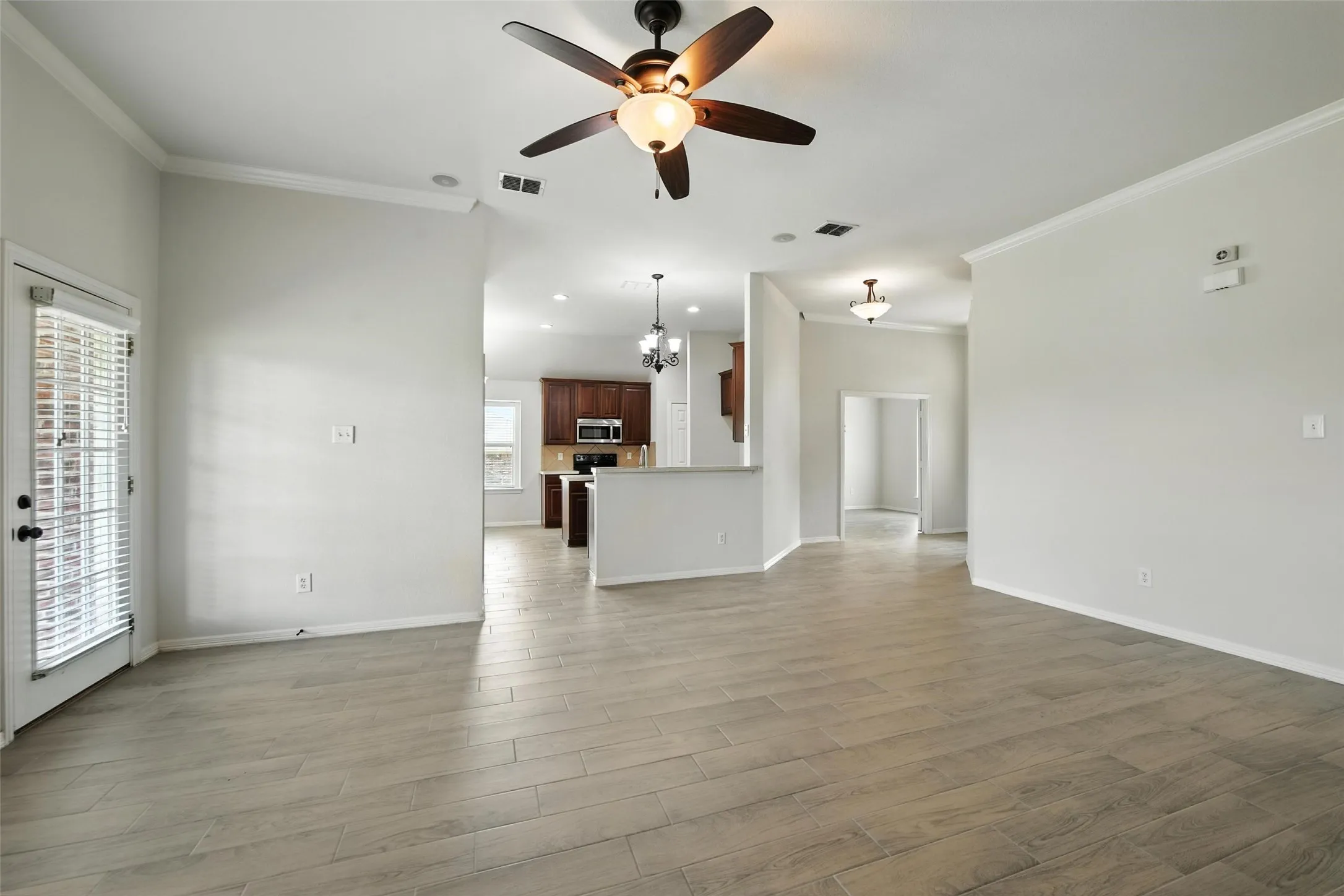 Single Family Residence For Rent in Parker County , 113 Shumard Drive, Aledo, Texas 76008, 3 Bedroom, 2 Bathroom, 2 Garage spaces, 1,681 Sqft, built in 2006, mls#21375381, Real Estate Agent in Aledo, Homes For Rent in Parker county, Homes For Rent in Aledo, Realtor in Aledo Texas, Real Estate Brokerage Independent Realty Texas, Luminita Cordes Realtor