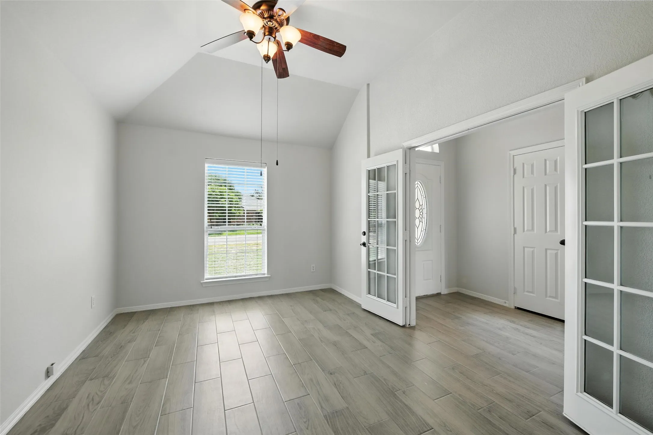 Single Family Residence For Rent in Parker County , 113 Shumard Drive, Aledo, Texas 76008, 3 Bedroom, 2 Bathroom, 2 Garage spaces, 1,681 Sqft, built in 2006, mls#21375381, Real Estate Agent in Aledo, Homes For Rent in Parker county, Homes For Rent in Aledo, Realtor in Aledo Texas, Real Estate Brokerage Independent Realty Texas, Luminita Cordes Realtor