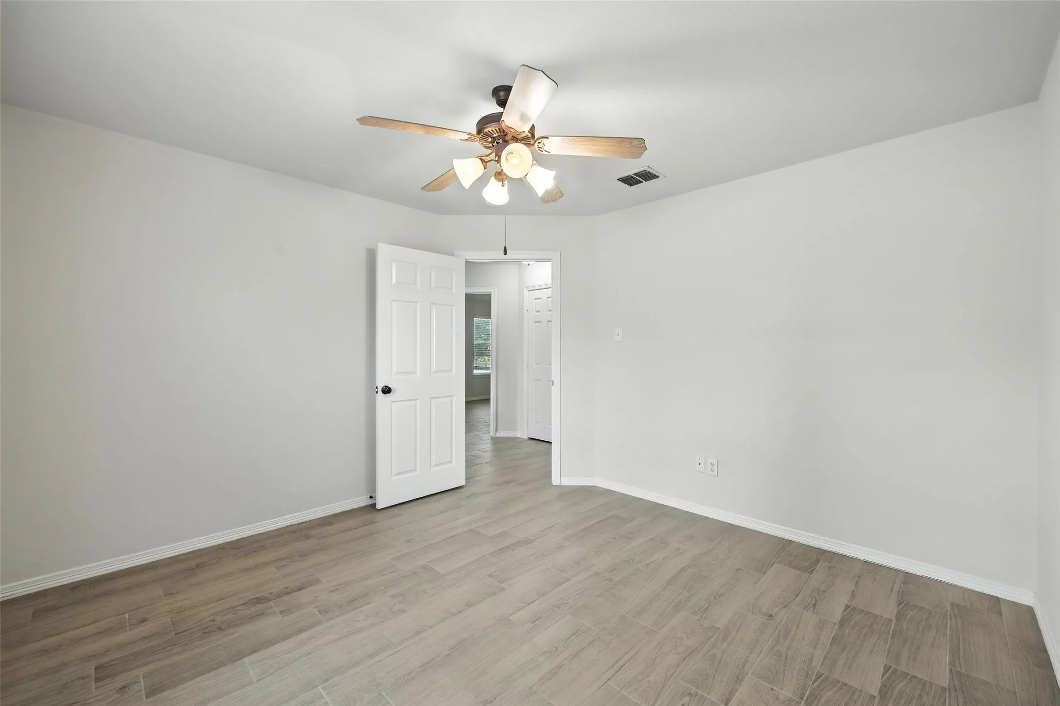 Single Family Residence For Rent in Parker County , 113 Shumard Drive, Aledo, Texas 76008, 3 Bedroom, 2 Bathroom, 2 Garage spaces, 1,681 Sqft, built in 2006, mls#21375381, Real Estate Agent in Aledo, Homes For Rent in Parker county, Homes For Rent in Aledo, Realtor in Aledo Texas, Real Estate Brokerage Independent Realty Texas, Luminita Cordes Realtor