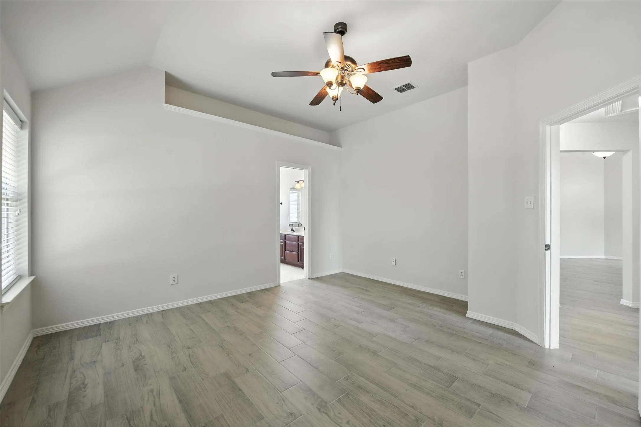 Single Family Residence For Rent in Parker County , 113 Shumard Drive, Aledo, Texas 76008, 3 Bedroom, 2 Bathroom, 2 Garage spaces, 1,681 Sqft, built in 2006, mls#21375381, Real Estate Agent in Aledo, Homes For Rent in Parker county, Homes For Rent in Aledo, Realtor in Aledo Texas, Real Estate Brokerage Independent Realty Texas, Luminita Cordes Realtor