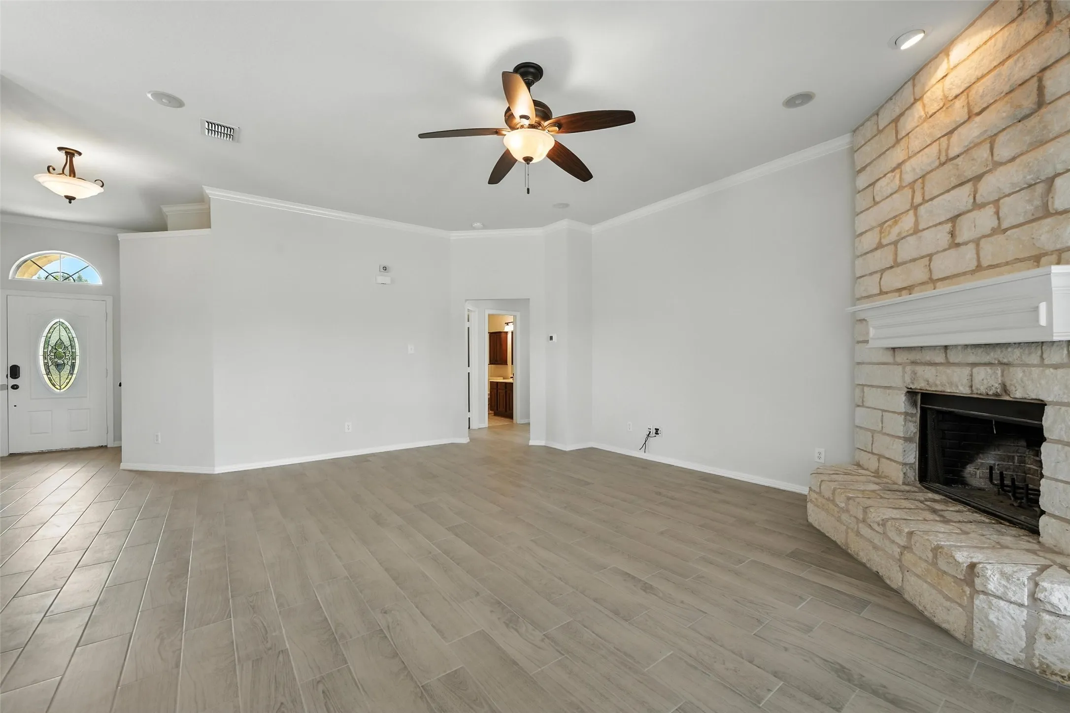Single Family Residence For Rent in Parker County , 113 Shumard Drive, Aledo, Texas 76008, 3 Bedroom, 2 Bathroom, 2 Garage spaces, 1,681 Sqft, built in 2006, mls#21375381, Real Estate Agent in Aledo, Homes For Rent in Parker county, Homes For Rent in Aledo, Realtor in Aledo Texas, Real Estate Brokerage Independent Realty Texas, Luminita Cordes Realtor