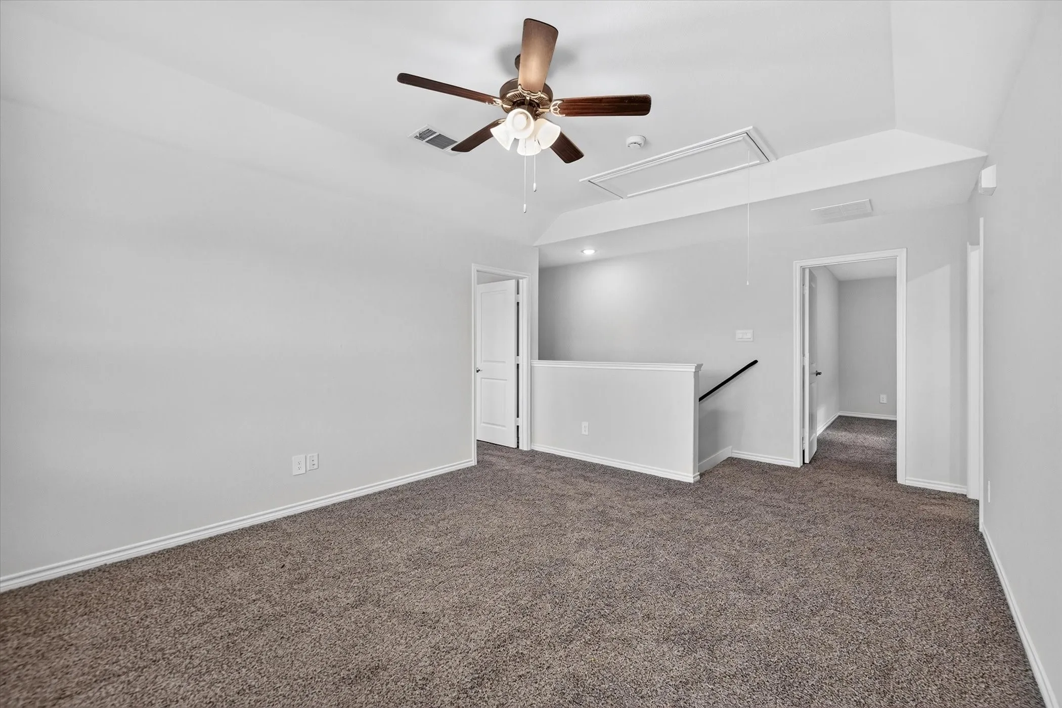 Single Family Residence For Rent in Denton County , 340 Willowmore Drive, Little Elm, Texas 75068, 3 Bedroom, 3 Bathroom, 2 Garage spaces, 1,928 Sqft, built in 2023, mls#21379685, Real Estate Agent in Little Elm, Homes For Rent in Denton county, Homes For Rent in Little Elm, Realtor in Little Elm Texas, Real Estate Brokerage Independent Realty Texas, Luminita Cordes Realtor