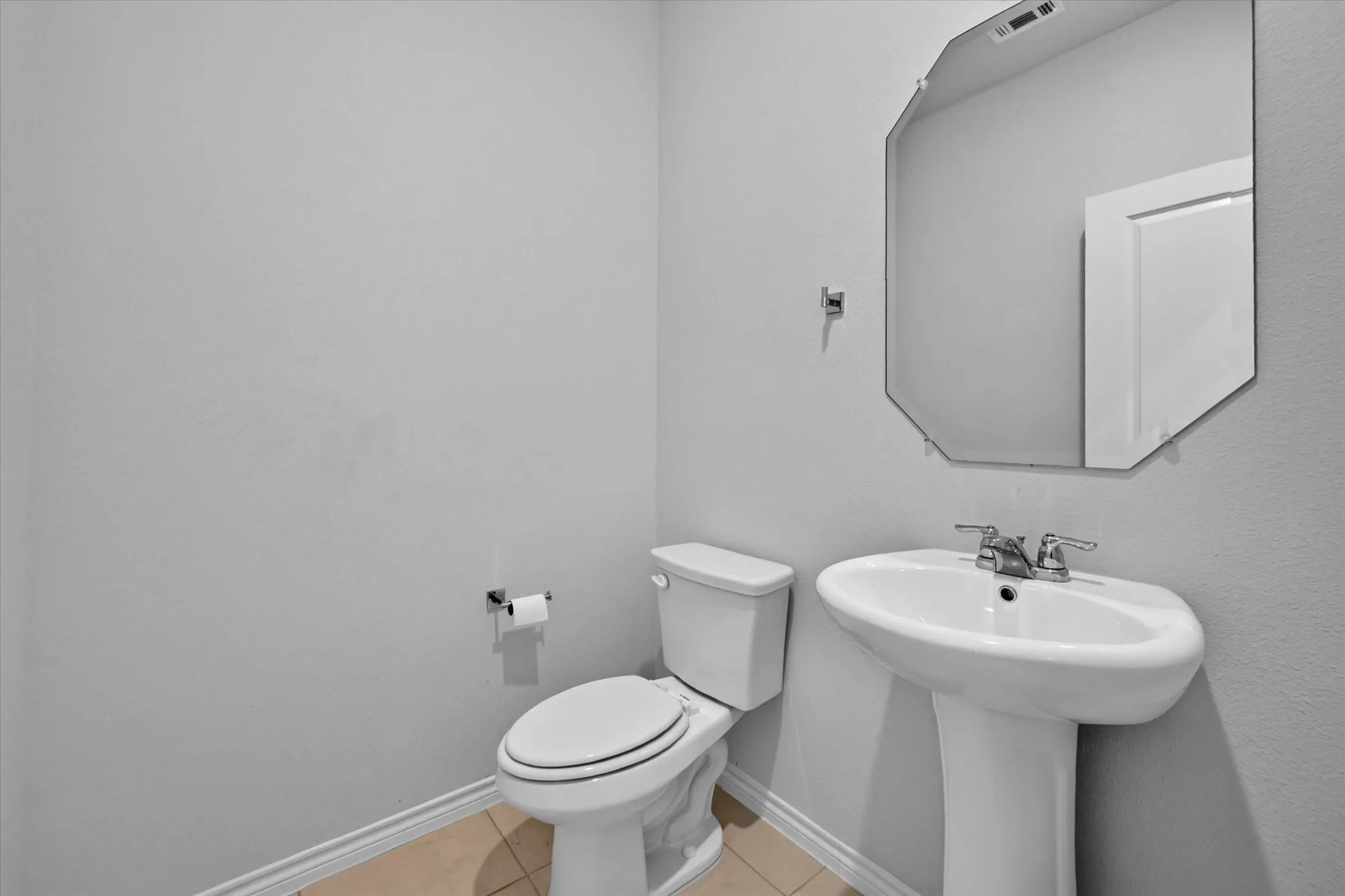 Single Family Residence For Rent in Denton County , 340 Willowmore Drive, Little Elm, Texas 75068, 3 Bedroom, 3 Bathroom, 2 Garage spaces, 1,928 Sqft, built in 2023, mls#21379685, Real Estate Agent in Little Elm, Homes For Rent in Denton county, Homes For Rent in Little Elm, Realtor in Little Elm Texas, Real Estate Brokerage Independent Realty Texas, Luminita Cordes Realtor