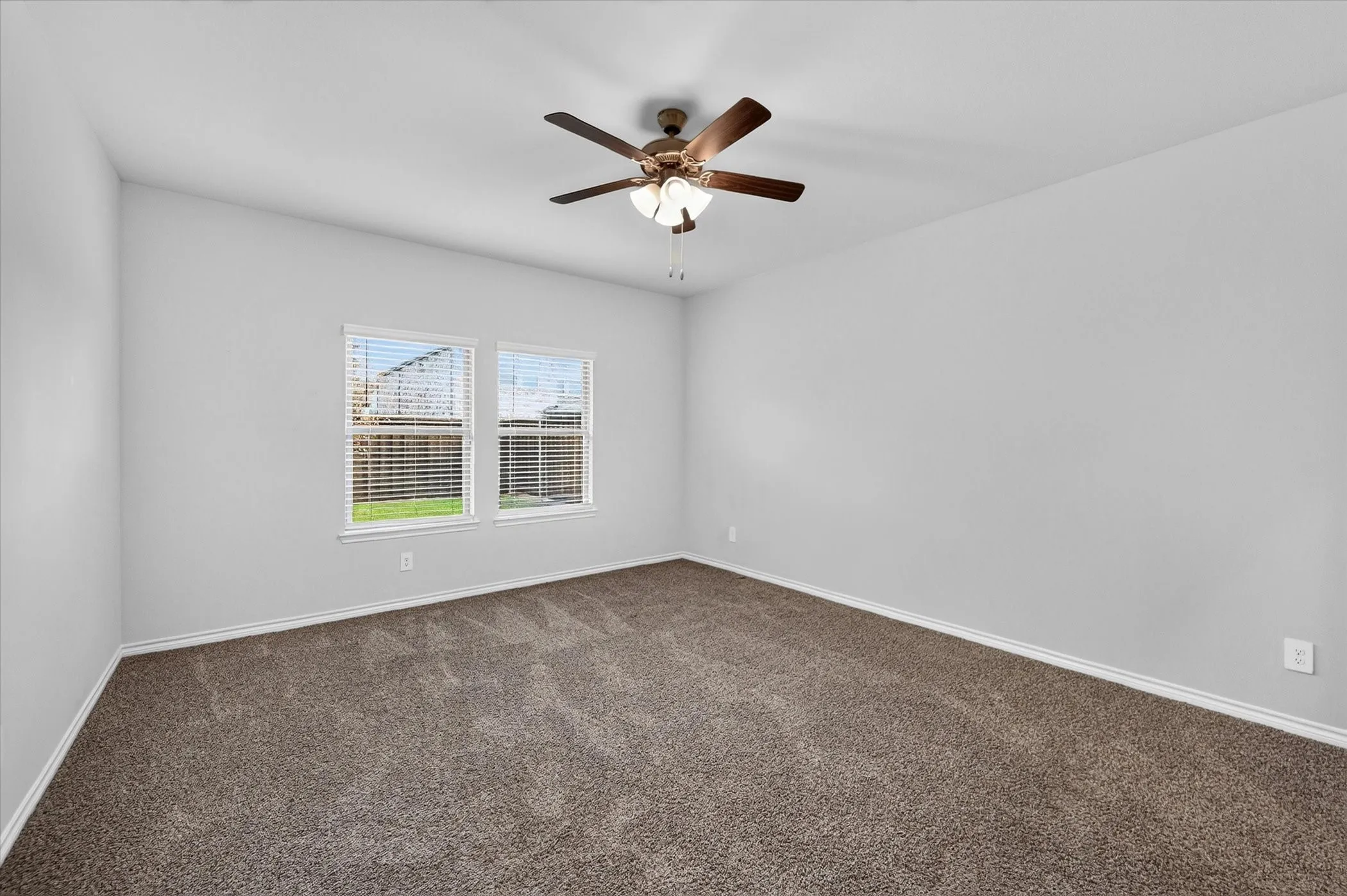 Single Family Residence For Rent in Denton County , 340 Willowmore Drive, Little Elm, Texas 75068, 3 Bedroom, 3 Bathroom, 2 Garage spaces, 1,928 Sqft, built in 2023, mls#21379685, Real Estate Agent in Little Elm, Homes For Rent in Denton county, Homes For Rent in Little Elm, Realtor in Little Elm Texas, Real Estate Brokerage Independent Realty Texas, Luminita Cordes Realtor