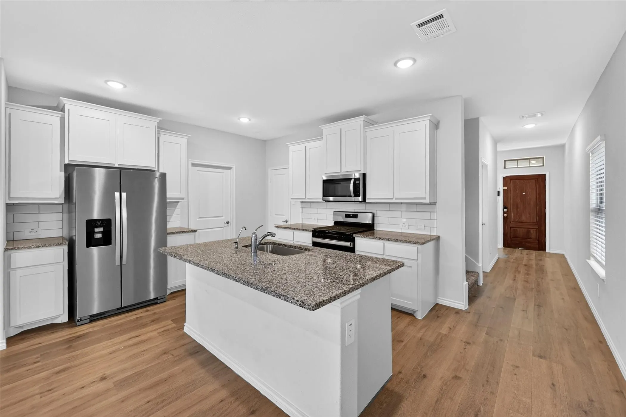 Single Family Residence For Rent in Denton County , 340 Willowmore Drive, Little Elm, Texas 75068, 3 Bedroom, 3 Bathroom, 2 Garage spaces, 1,928 Sqft, built in 2023, mls#21379685, Real Estate Agent in Little Elm, Homes For Rent in Denton county, Homes For Rent in Little Elm, Realtor in Little Elm Texas, Real Estate Brokerage Independent Realty Texas, Luminita Cordes Realtor