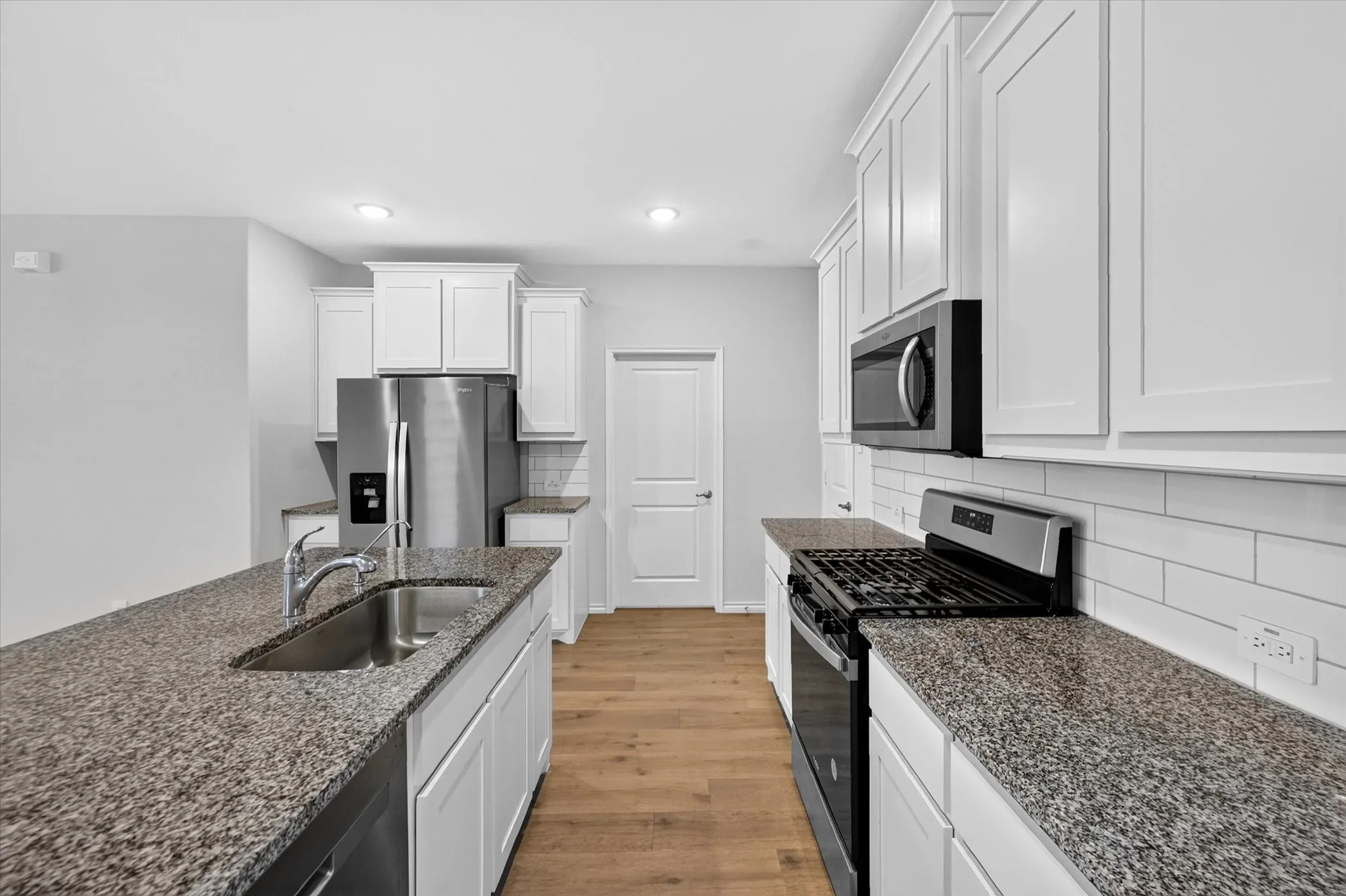 Single Family Residence For Rent in Denton County , 340 Willowmore Drive, Little Elm, Texas 75068, 3 Bedroom, 3 Bathroom, 2 Garage spaces, 1,928 Sqft, built in 2023, mls#21379685, Real Estate Agent in Little Elm, Homes For Rent in Denton county, Homes For Rent in Little Elm, Realtor in Little Elm Texas, Real Estate Brokerage Independent Realty Texas, Luminita Cordes Realtor