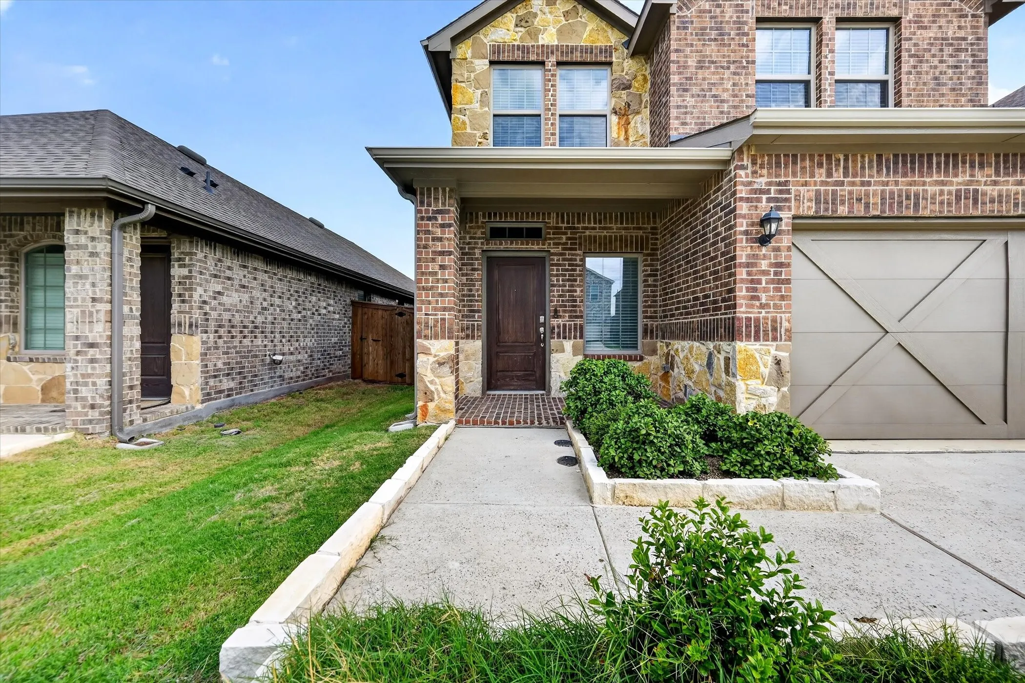 Single Family Residence For Rent in Denton County , 340 Willowmore Drive, Little Elm, Texas 75068, 3 Bedroom, 3 Bathroom, 2 Garage spaces, 1,928 Sqft, built in 2023, mls#21379685, Real Estate Agent in Little Elm, Homes For Rent in Denton county, Homes For Rent in Little Elm, Realtor in Little Elm Texas, Real Estate Brokerage Independent Realty Texas, Luminita Cordes Realtor