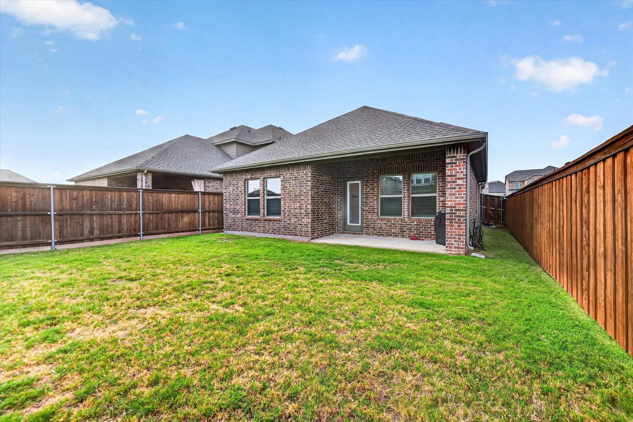 Single Family Residence For Rent in Denton County , 340 Willowmore Drive, Little Elm, Texas 75068, 3 Bedroom, 3 Bathroom, 2 Garage spaces, 1,928 Sqft, built in 2023, mls#21379685, Real Estate Agent in Little Elm, Homes For Rent in Denton county, Homes For Rent in Little Elm, Realtor in Little Elm Texas, Real Estate Brokerage Independent Realty Texas, Luminita Cordes Realtor