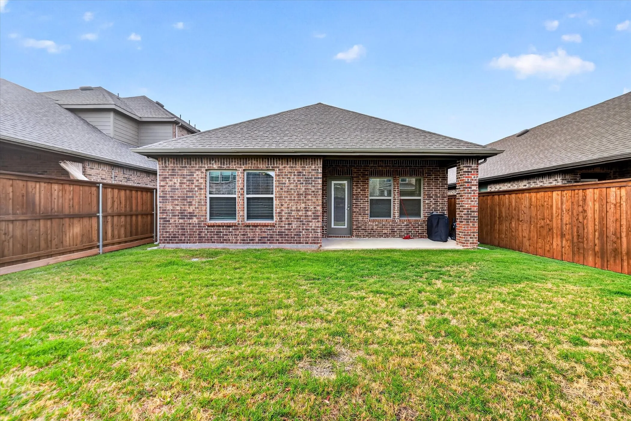 Single Family Residence For Rent in Denton County , 340 Willowmore Drive, Little Elm, Texas 75068, 3 Bedroom, 3 Bathroom, 2 Garage spaces, 1,928 Sqft, built in 2023, mls#21379685, Real Estate Agent in Little Elm, Homes For Rent in Denton county, Homes For Rent in Little Elm, Realtor in Little Elm Texas, Real Estate Brokerage Independent Realty Texas, Luminita Cordes Realtor