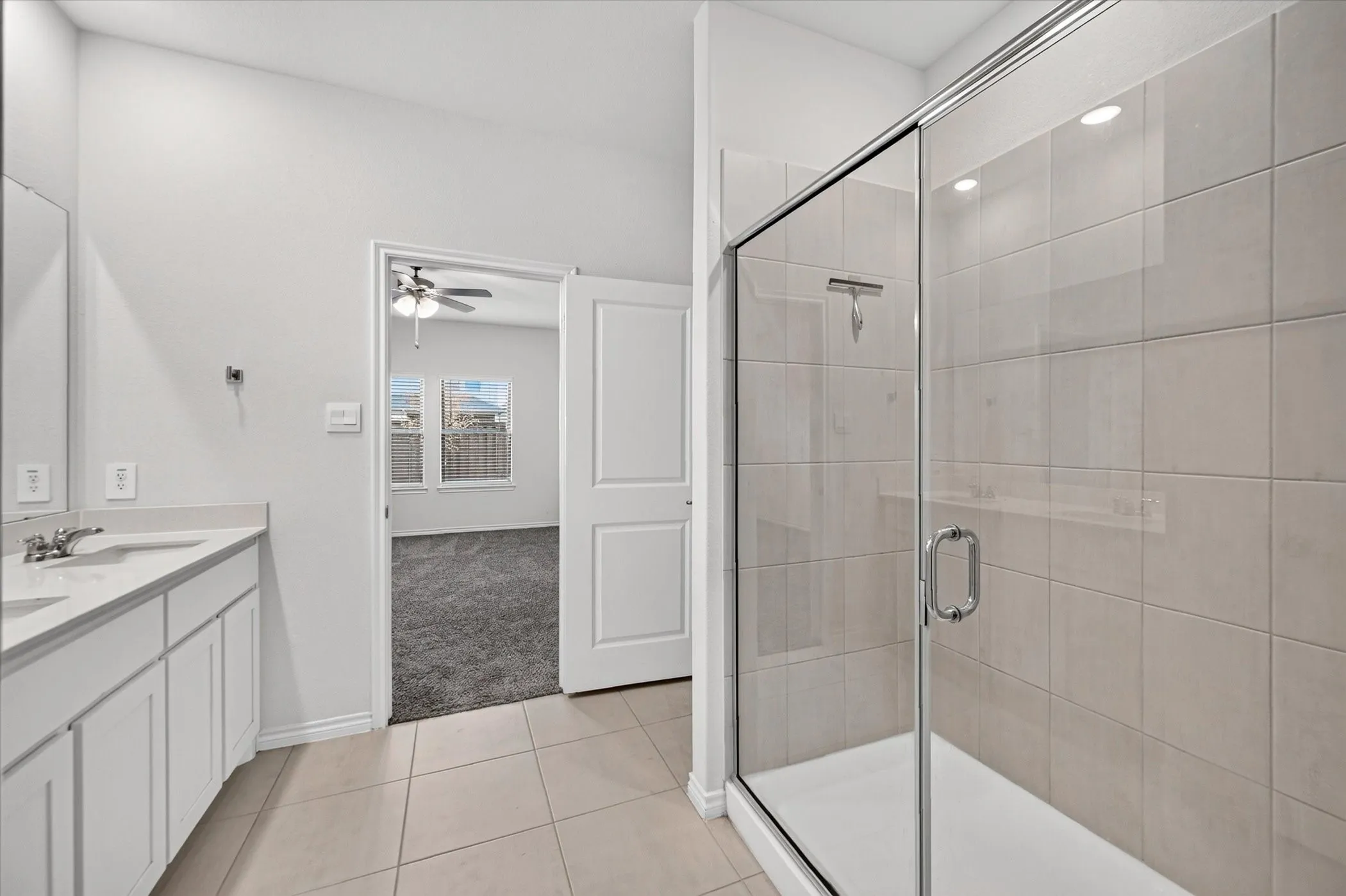 Single Family Residence For Rent in Denton County , 340 Willowmore Drive, Little Elm, Texas 75068, 3 Bedroom, 3 Bathroom, 2 Garage spaces, 1,928 Sqft, built in 2023, mls#21379685, Real Estate Agent in Little Elm, Homes For Rent in Denton county, Homes For Rent in Little Elm, Realtor in Little Elm Texas, Real Estate Brokerage Independent Realty Texas, Luminita Cordes Realtor