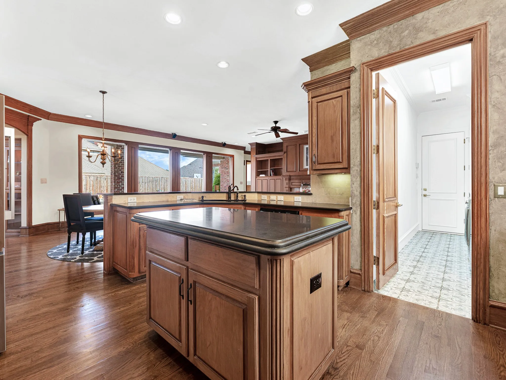 Single Family Residence For Sale in Collin County , 3404 Lantz Circle, Plano, Texas 75025, 5 Bedroom, 5 Bathroom, 3 Garage spaces, 4,337 Sqft, built in 1995, mls#21373947, Real Estate Agent in Plano, Homes For Sale in Collin county, Homes For Sale in Plano, Realtor in Plano Texas, Real Estate Brokerage Independent Realty Texas, Luminita Cordes Realtor