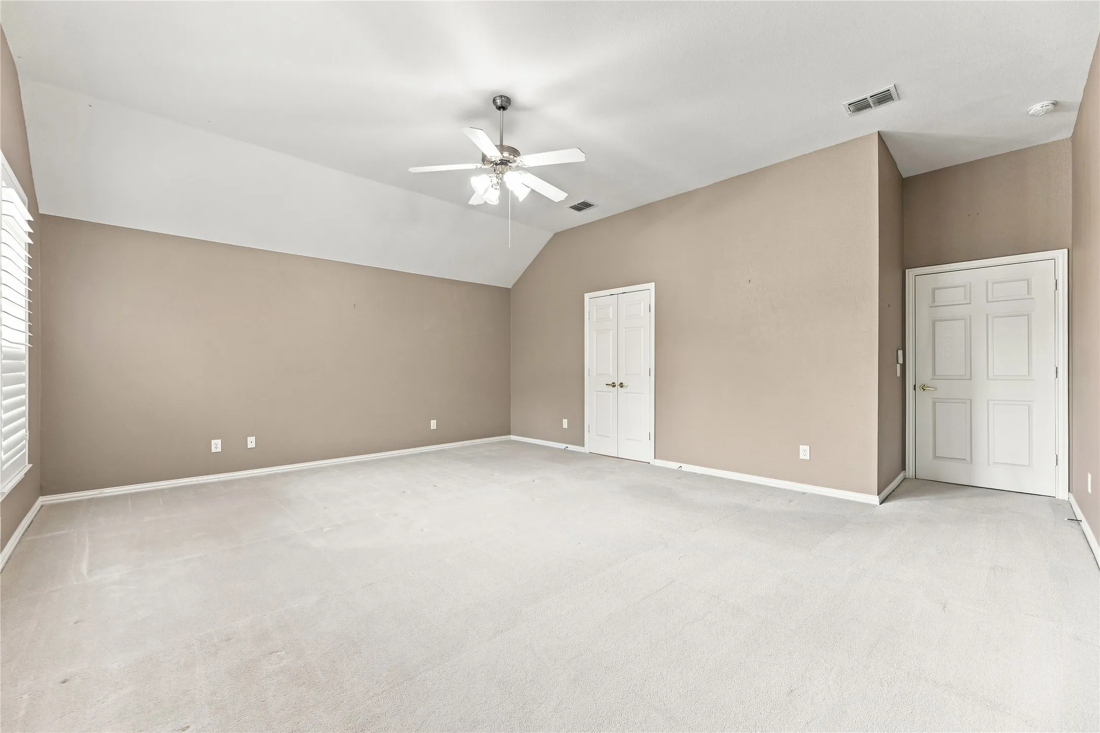 Single Family Residence For Sale in Collin County , 452 Long Cove Drive, Fairview, Texas 75069, 3 Bedroom, 3 Bathroom, 2 Garage spaces, 2,631 Sqft, built in 2005, mls#21379620, Real Estate Agent in Fairview, Homes For Sale in Collin county, Homes For Sale in Fairview, Realtor in Fairview Texas, Real Estate Brokerage Independent Realty Texas, Luminita Cordes Realtor