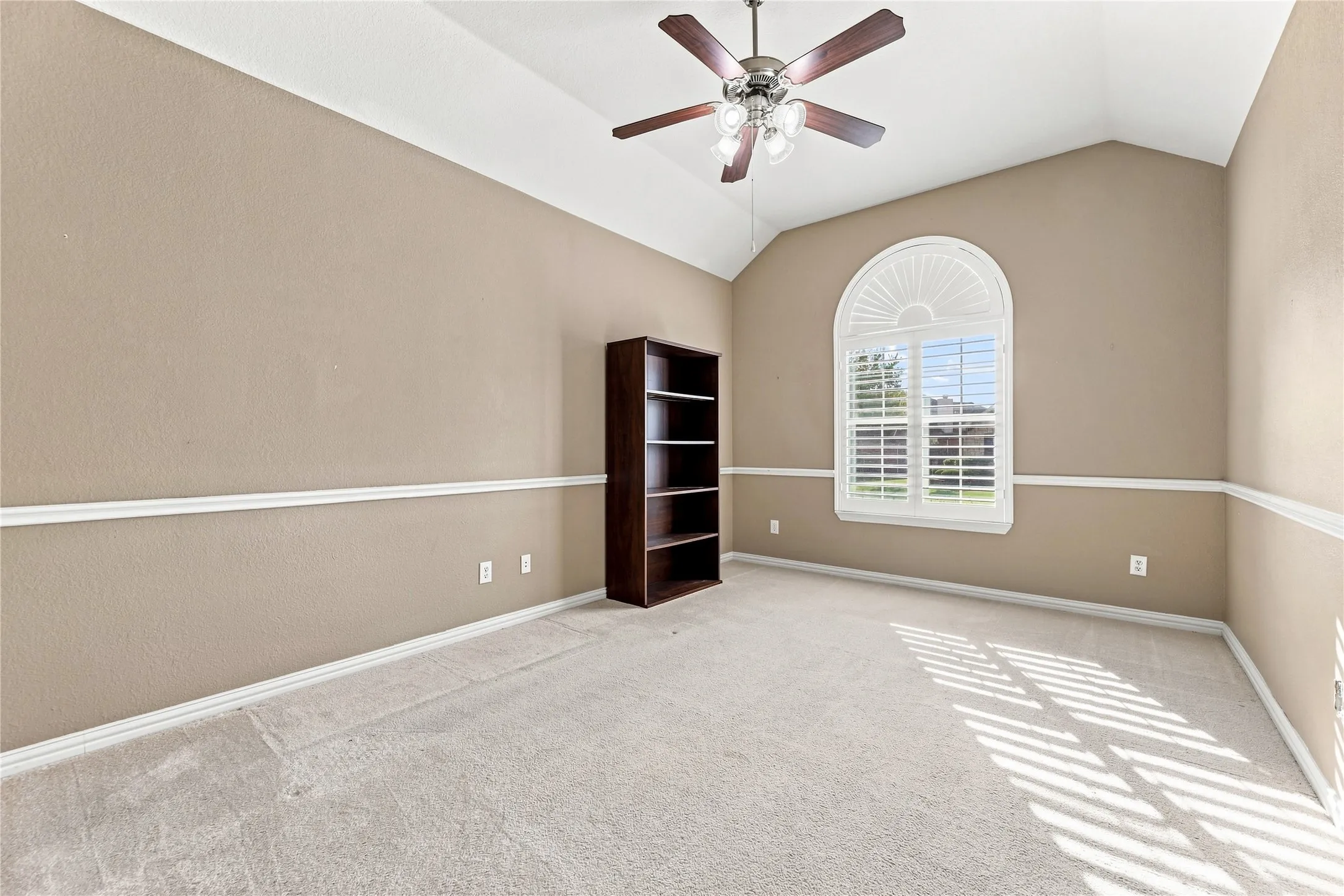 Single Family Residence For Sale in Collin County , 452 Long Cove Drive, Fairview, Texas 75069, 3 Bedroom, 3 Bathroom, 2 Garage spaces, 2,631 Sqft, built in 2005, mls#21379620, Real Estate Agent in Fairview, Homes For Sale in Collin county, Homes For Sale in Fairview, Realtor in Fairview Texas, Real Estate Brokerage Independent Realty Texas, Luminita Cordes Realtor