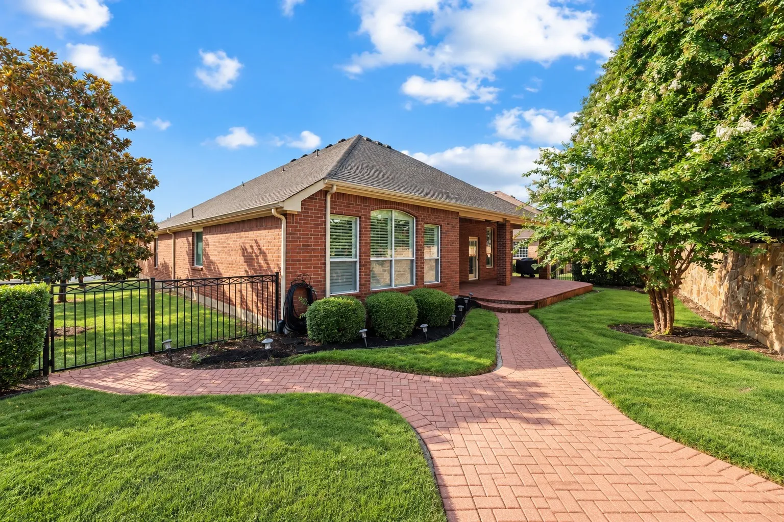 Single Family Residence For Sale in Collin County , 452 Long Cove Drive, Fairview, Texas 75069, 3 Bedroom, 3 Bathroom, 2 Garage spaces, 2,631 Sqft, built in 2005, mls#21379620, Real Estate Agent in Fairview, Homes For Sale in Collin county, Homes For Sale in Fairview, Realtor in Fairview Texas, Real Estate Brokerage Independent Realty Texas, Luminita Cordes Realtor