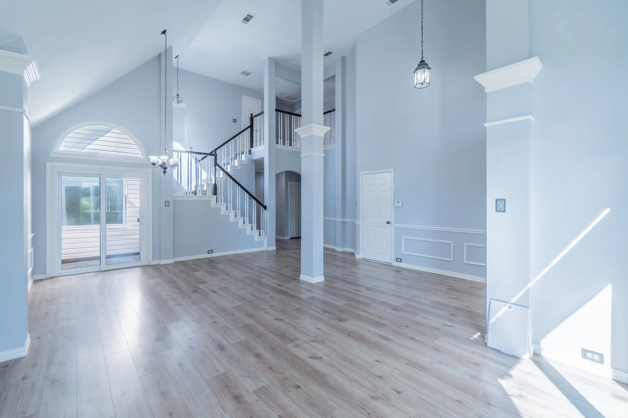 Single Family Residence For Rent in Dallas County , 802 Crest Ridge Court, Irving, Texas 75061, 4 Bedroom, 3 Bathroom, 2 Garage spaces, 2,862 Sqft, built in 1991, mls#21379837, Real Estate Agent in Irving, Homes For Rent in Dallas county, Homes For Rent in Irving, Realtor in Irving Texas, Real Estate Brokerage Independent Realty Texas, Luminita Cordes Realtor