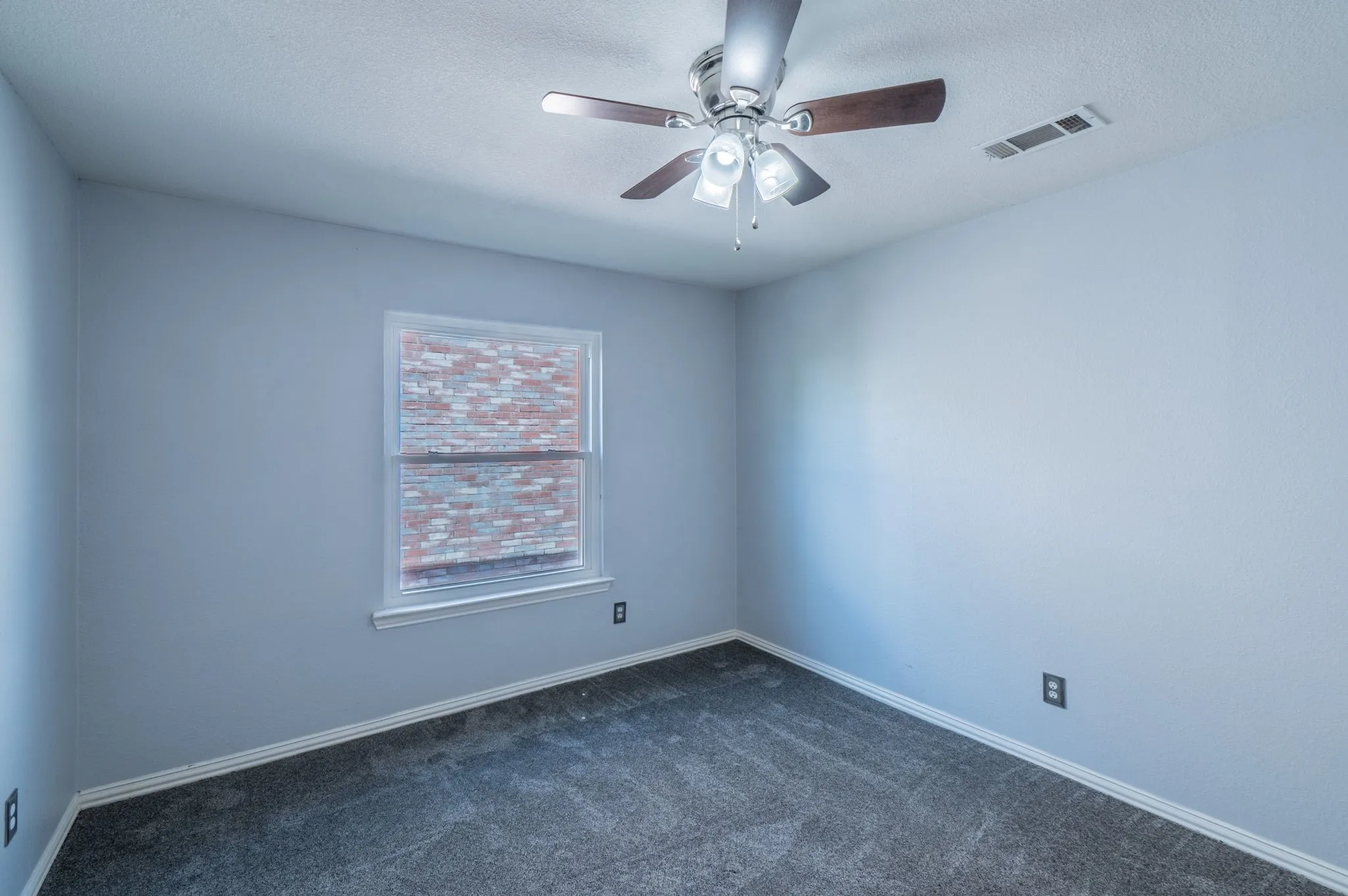 Single Family Residence For Rent in Dallas County , 802 Crest Ridge Court, Irving, Texas 75061, 4 Bedroom, 3 Bathroom, 2 Garage spaces, 2,862 Sqft, built in 1991, mls#21379837, Real Estate Agent in Irving, Homes For Rent in Dallas county, Homes For Rent in Irving, Realtor in Irving Texas, Real Estate Brokerage Independent Realty Texas, Luminita Cordes Realtor