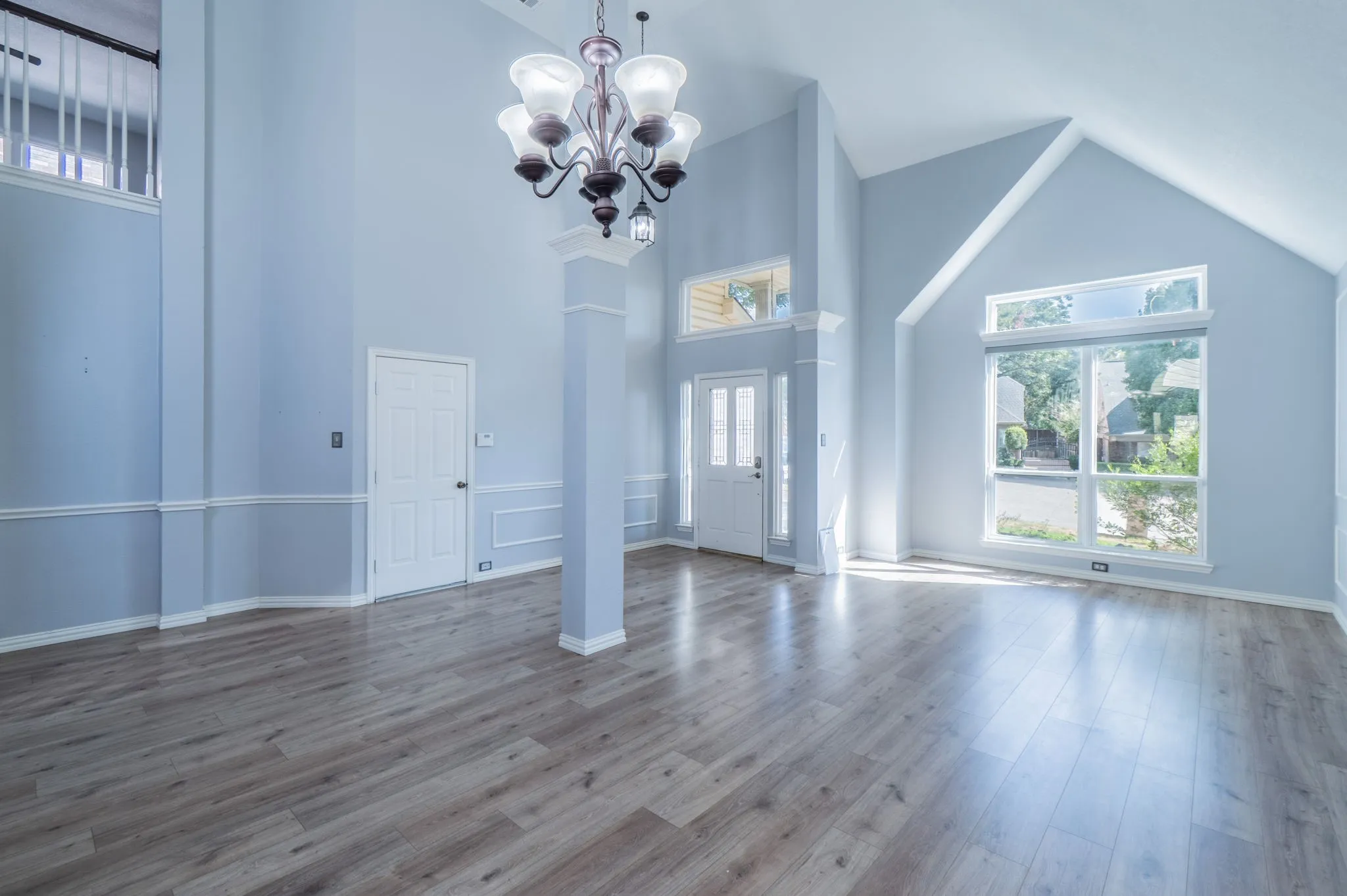 Single Family Residence For Rent in Dallas County , 802 Crest Ridge Court, Irving, Texas 75061, 4 Bedroom, 3 Bathroom, 2 Garage spaces, 2,862 Sqft, built in 1991, mls#21379837, Real Estate Agent in Irving, Homes For Rent in Dallas county, Homes For Rent in Irving, Realtor in Irving Texas, Real Estate Brokerage Independent Realty Texas, Luminita Cordes Realtor