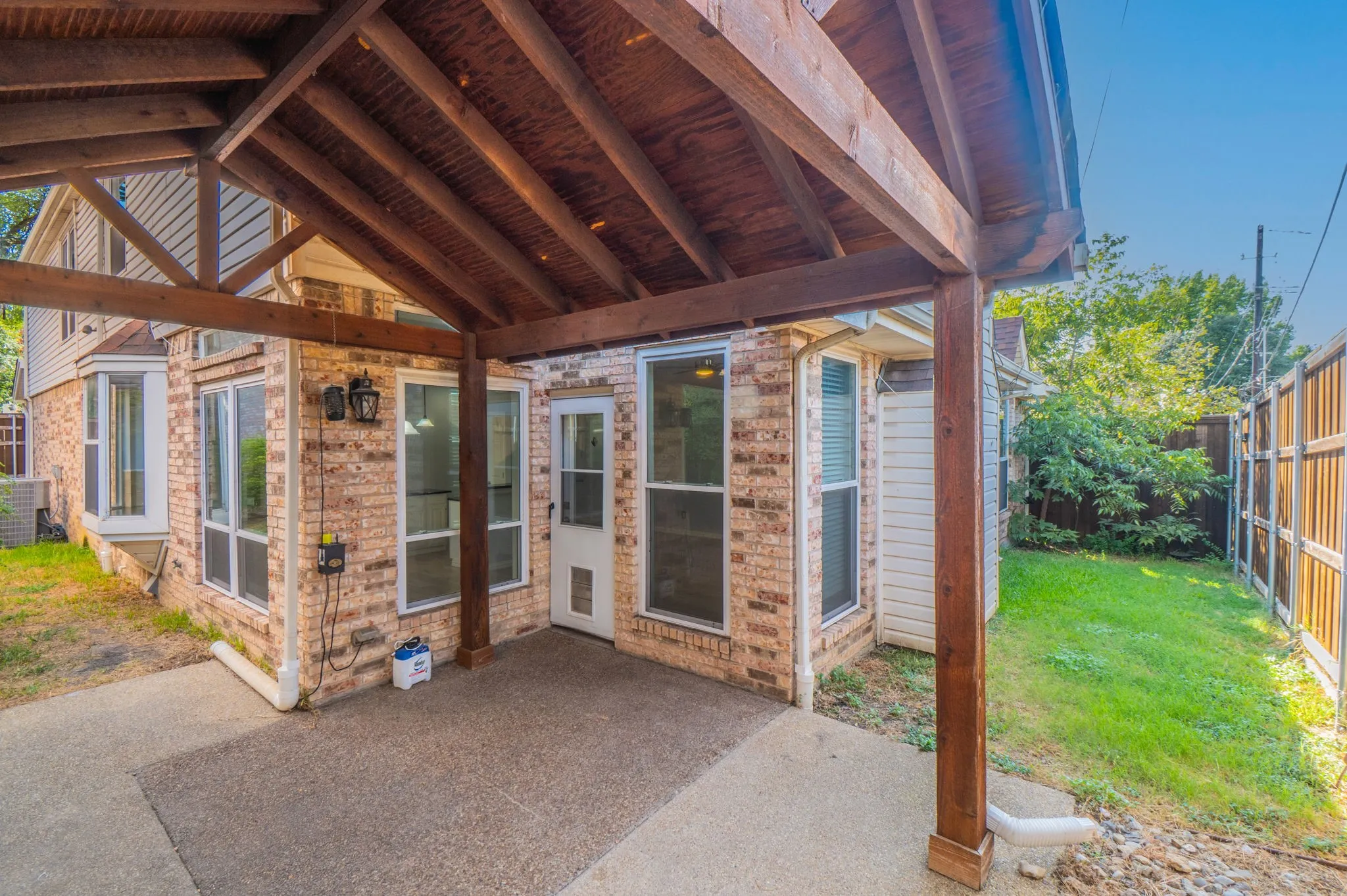 Single Family Residence For Rent in Dallas County , 802 Crest Ridge Court, Irving, Texas 75061, 4 Bedroom, 3 Bathroom, 2 Garage spaces, 2,862 Sqft, built in 1991, mls#21379837, Real Estate Agent in Irving, Homes For Rent in Dallas county, Homes For Rent in Irving, Realtor in Irving Texas, Real Estate Brokerage Independent Realty Texas, Luminita Cordes Realtor