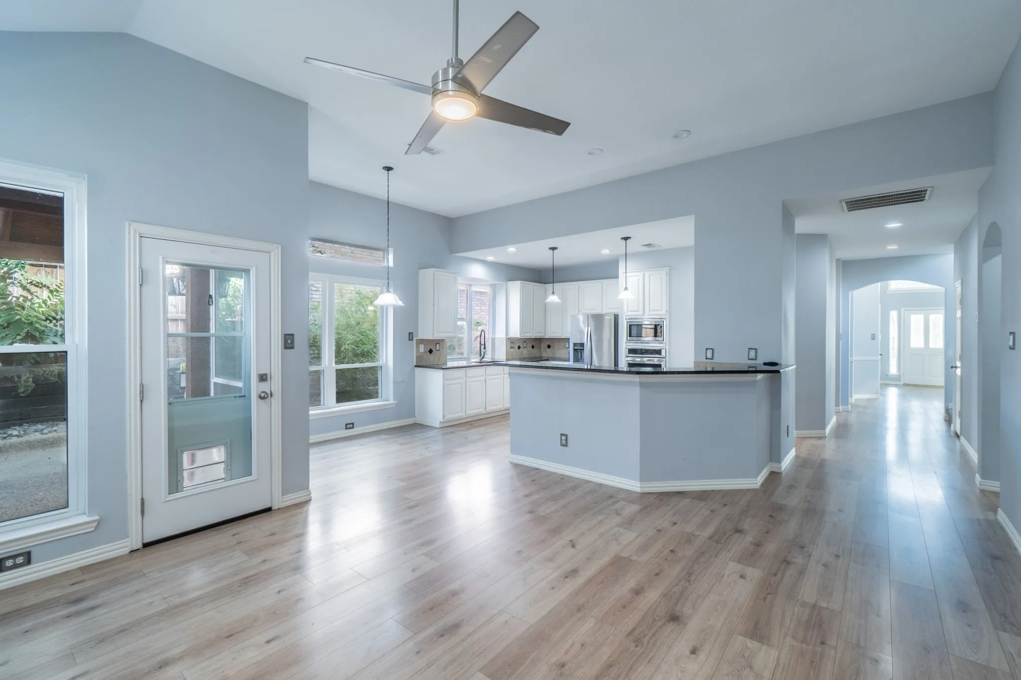 Single Family Residence For Rent in Dallas County , 802 Crest Ridge Court, Irving, Texas 75061, 4 Bedroom, 3 Bathroom, 2 Garage spaces, 2,862 Sqft, built in 1991, mls#21379837, Real Estate Agent in Irving, Homes For Rent in Dallas county, Homes For Rent in Irving, Realtor in Irving Texas, Real Estate Brokerage Independent Realty Texas, Luminita Cordes Realtor