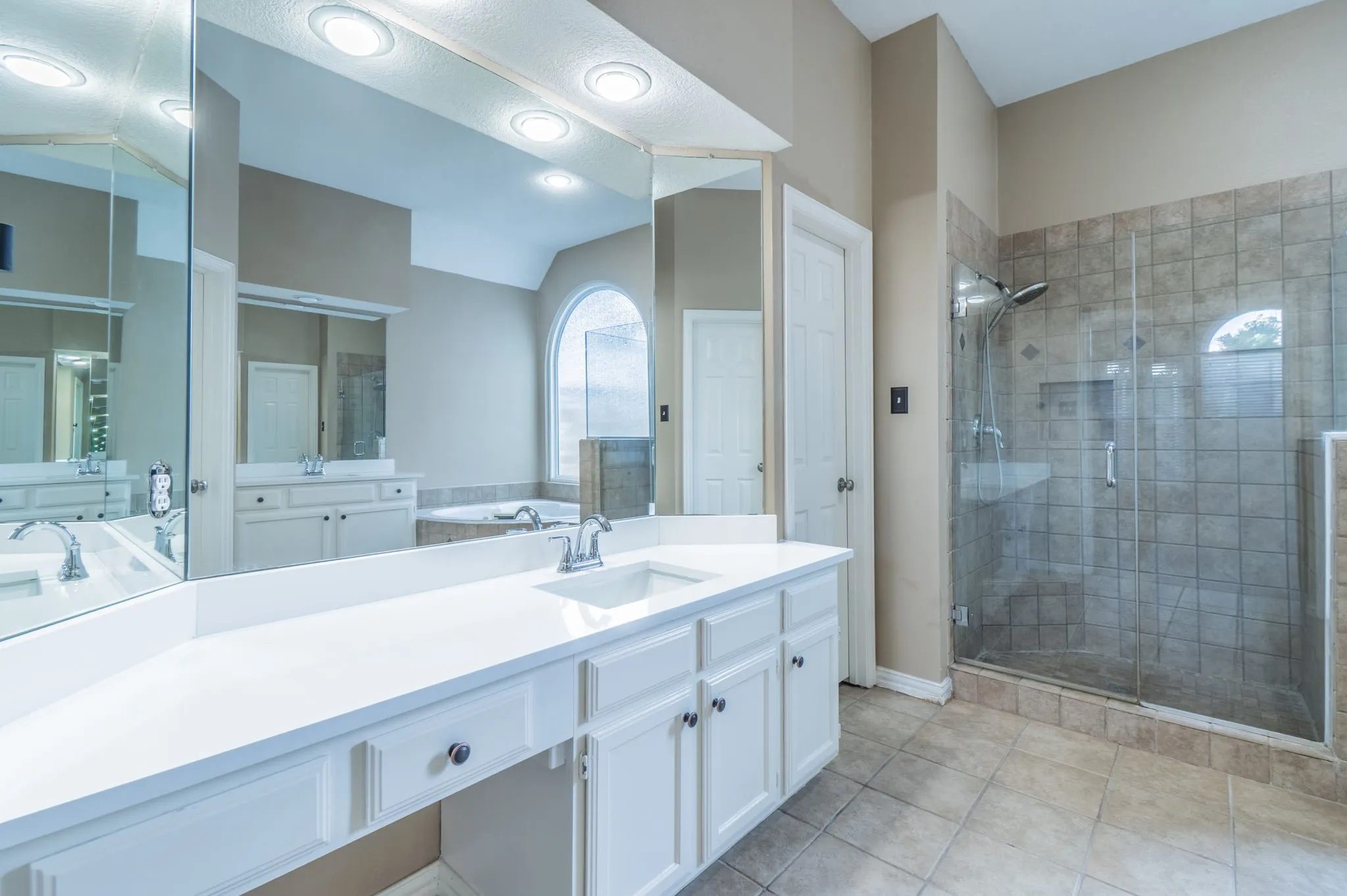 Single Family Residence For Rent in Dallas County , 802 Crest Ridge Court, Irving, Texas 75061, 4 Bedroom, 3 Bathroom, 2 Garage spaces, 2,862 Sqft, built in 1991, mls#21379837, Real Estate Agent in Irving, Homes For Rent in Dallas county, Homes For Rent in Irving, Realtor in Irving Texas, Real Estate Brokerage Independent Realty Texas, Luminita Cordes Realtor