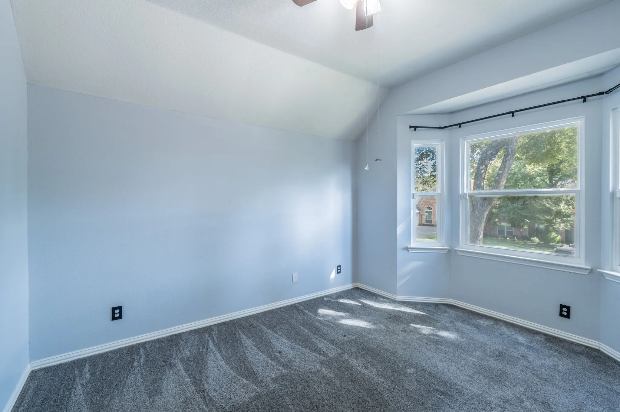 Single Family Residence For Rent in Dallas County , 802 Crest Ridge Court, Irving, Texas 75061, 4 Bedroom, 3 Bathroom, 2 Garage spaces, 2,862 Sqft, built in 1991, mls#21379837, Real Estate Agent in Irving, Homes For Rent in Dallas county, Homes For Rent in Irving, Realtor in Irving Texas, Real Estate Brokerage Independent Realty Texas, Luminita Cordes Realtor