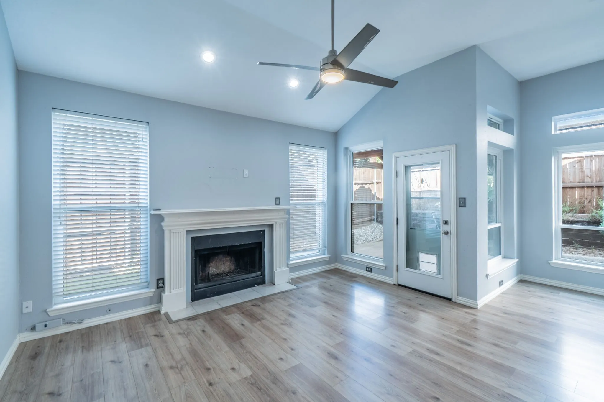 Single Family Residence For Rent in Dallas County , 802 Crest Ridge Court, Irving, Texas 75061, 4 Bedroom, 3 Bathroom, 2 Garage spaces, 2,862 Sqft, built in 1991, mls#21379837, Real Estate Agent in Irving, Homes For Rent in Dallas county, Homes For Rent in Irving, Realtor in Irving Texas, Real Estate Brokerage Independent Realty Texas, Luminita Cordes Realtor