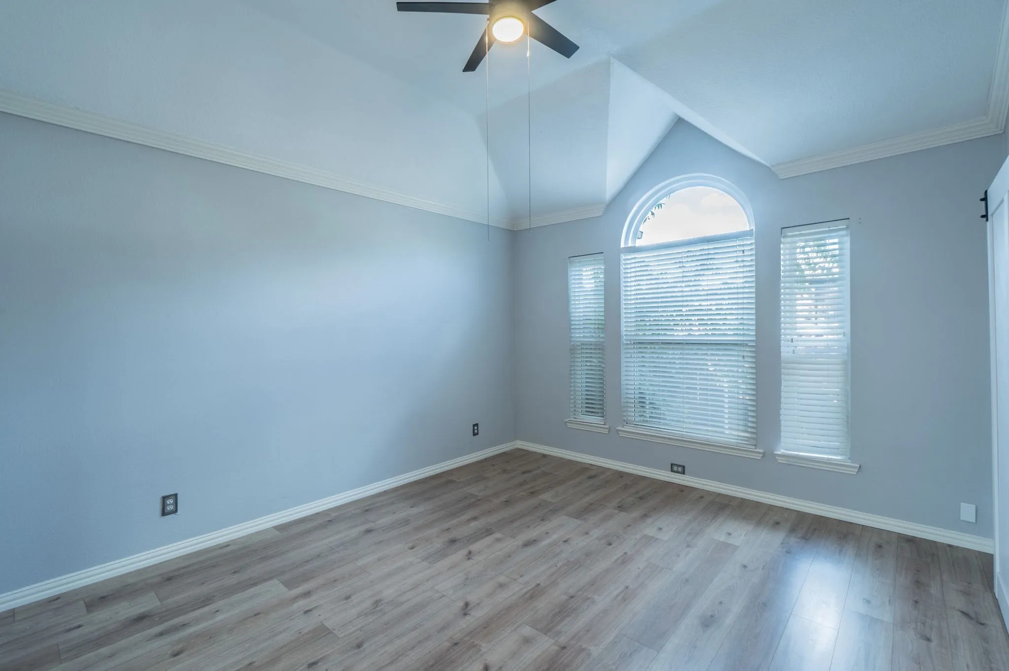 Single Family Residence For Rent in Dallas County , 802 Crest Ridge Court, Irving, Texas 75061, 4 Bedroom, 3 Bathroom, 2 Garage spaces, 2,862 Sqft, built in 1991, mls#21379837, Real Estate Agent in Irving, Homes For Rent in Dallas county, Homes For Rent in Irving, Realtor in Irving Texas, Real Estate Brokerage Independent Realty Texas, Luminita Cordes Realtor