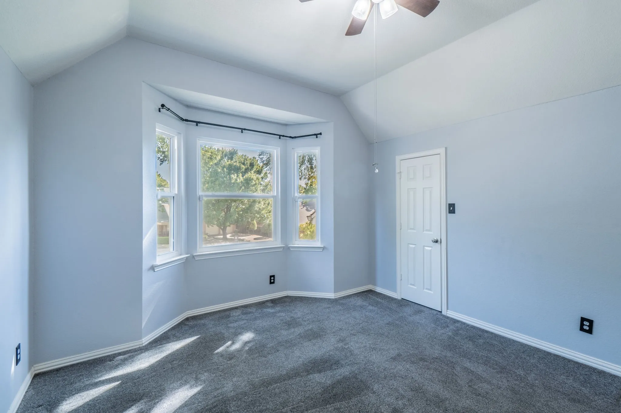 Single Family Residence For Rent in Dallas County , 802 Crest Ridge Court, Irving, Texas 75061, 4 Bedroom, 3 Bathroom, 2 Garage spaces, 2,862 Sqft, built in 1991, mls#21379837, Real Estate Agent in Irving, Homes For Rent in Dallas county, Homes For Rent in Irving, Realtor in Irving Texas, Real Estate Brokerage Independent Realty Texas, Luminita Cordes Realtor