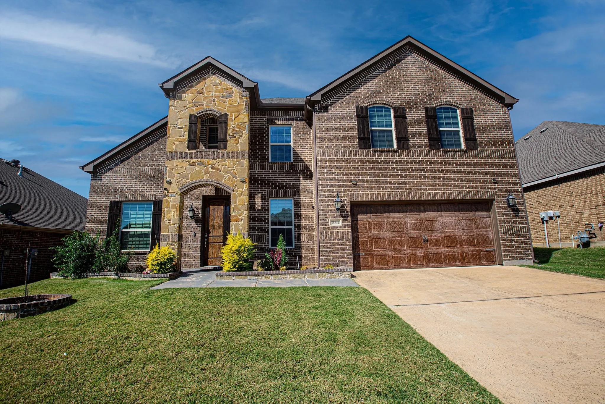 Single Family Residence For Sale in Tarrant County , 1002 Nail Lane, Euless, Texas 76040, 4 Bedroom, 3 Bathroom, 2 Garage spaces, 3,059 Sqft, built in 2015, mls#21379846, Real Estate Agent in Euless, Homes For Sale in Tarrant county, Homes For Sale in Euless, Realtor in Euless Texas, Real Estate Brokerage Independent Realty Texas, Luminita Cordes Realtor