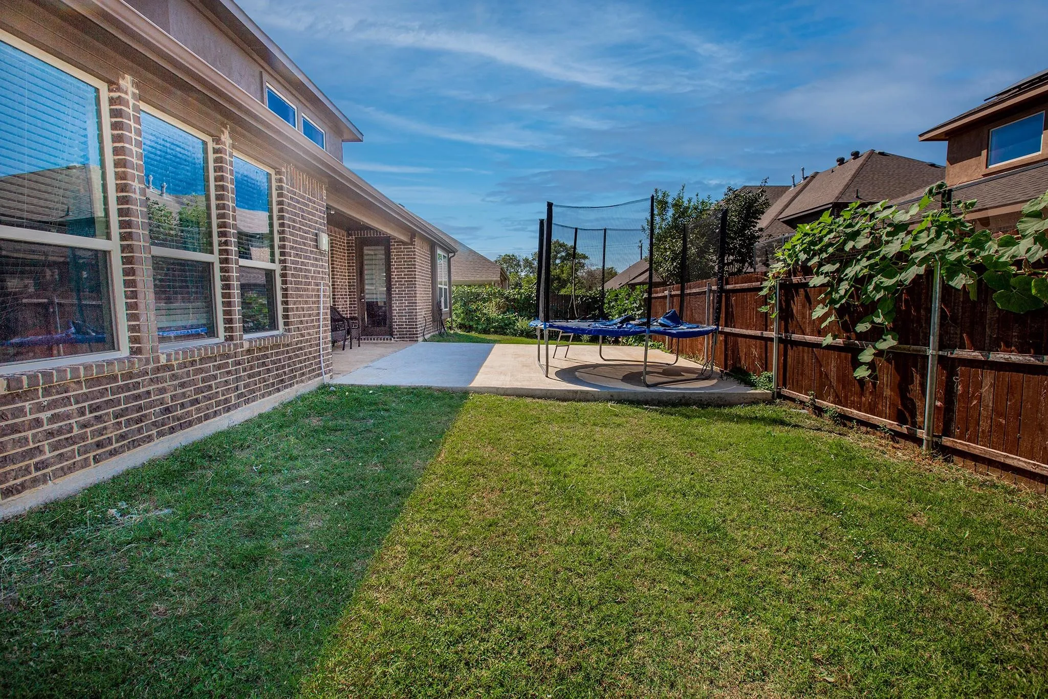 Single Family Residence For Sale in Tarrant County , 1002 Nail Lane, Euless, Texas 76040, 4 Bedroom, 3 Bathroom, 2 Garage spaces, 3,059 Sqft, built in 2015, mls#21379846, Real Estate Agent in Euless, Homes For Sale in Tarrant county, Homes For Sale in Euless, Realtor in Euless Texas, Real Estate Brokerage Independent Realty Texas, Luminita Cordes Realtor