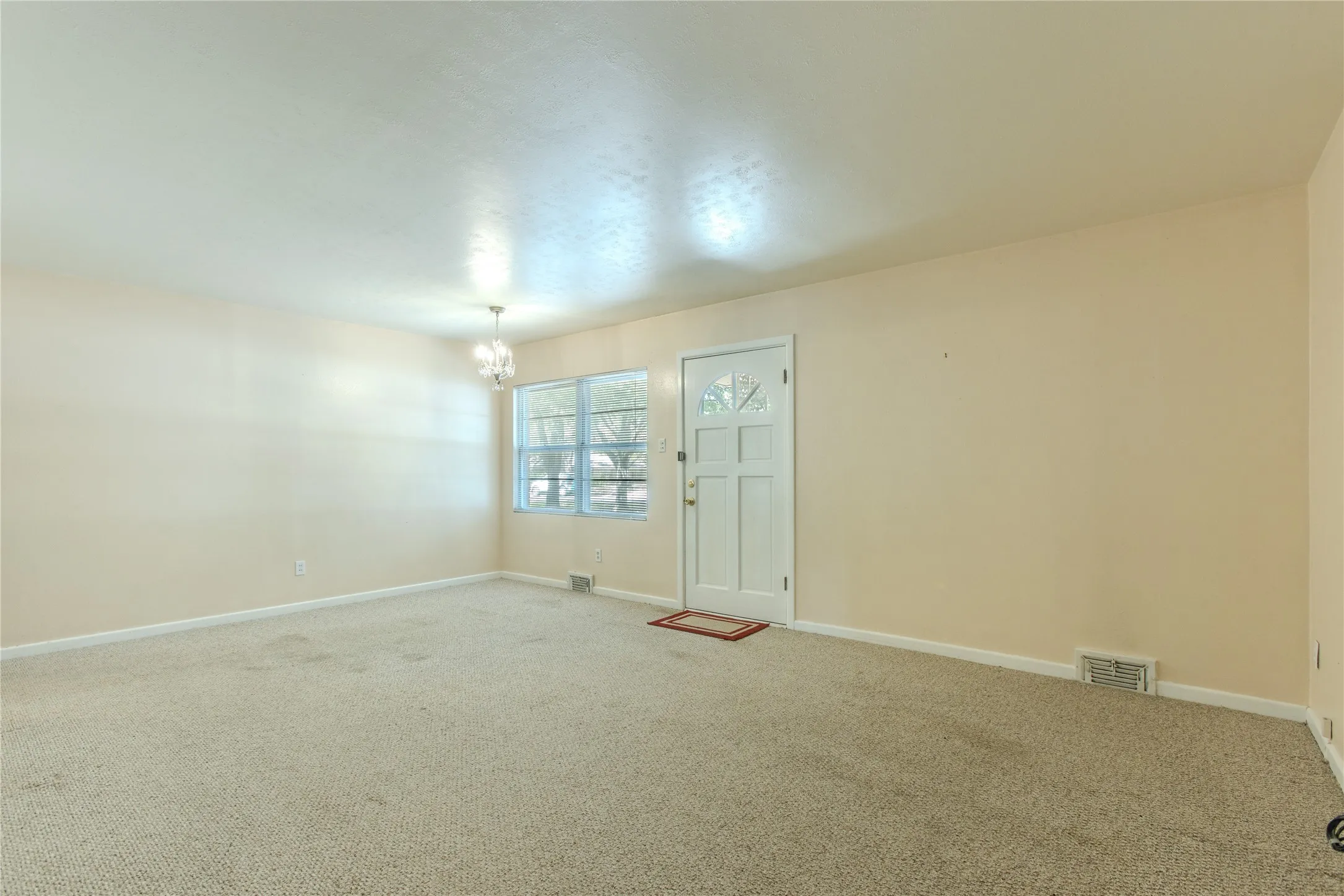 Single Family Residence For Sale in Mc Lennan County , 400 Randle Drive, Woodway, Texas 76712, 3 Bedroom, 2 Bathroom, 2 Garage spaces, 1,677 Sqft, built in 1956, mls#21379847, Real Estate Agent in Woodway, Homes For Sale in Mc Lennan county, Homes For Sale in Woodway, Realtor in Woodway Texas, Real Estate Brokerage Independent Realty Texas, Luminita Cordes Realtor