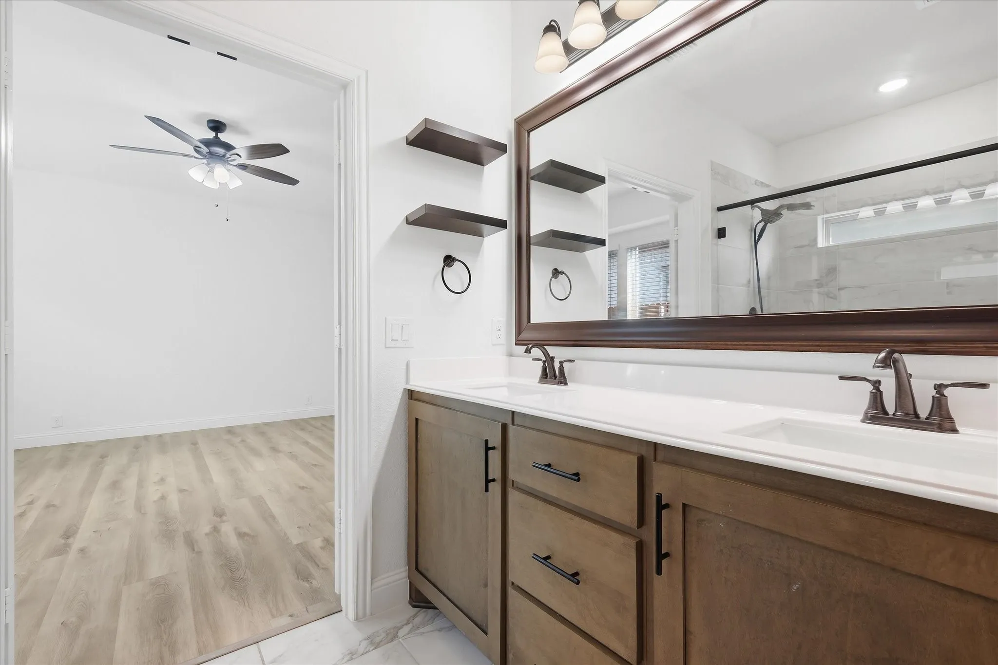 Single Family Residence For Rent in Denton County , 229 Clairmont Drive, Ponder, Texas 76259, 5 Bedroom, 4 Bathroom, 2 Garage spaces, 3,274 Sqft, built in 2023, mls#21379357, Real Estate Agent in Ponder, Homes For Rent in Denton county, Homes For Rent in Ponder, Realtor in Ponder Texas, Real Estate Brokerage Independent Realty Texas, Luminita Cordes Realtor