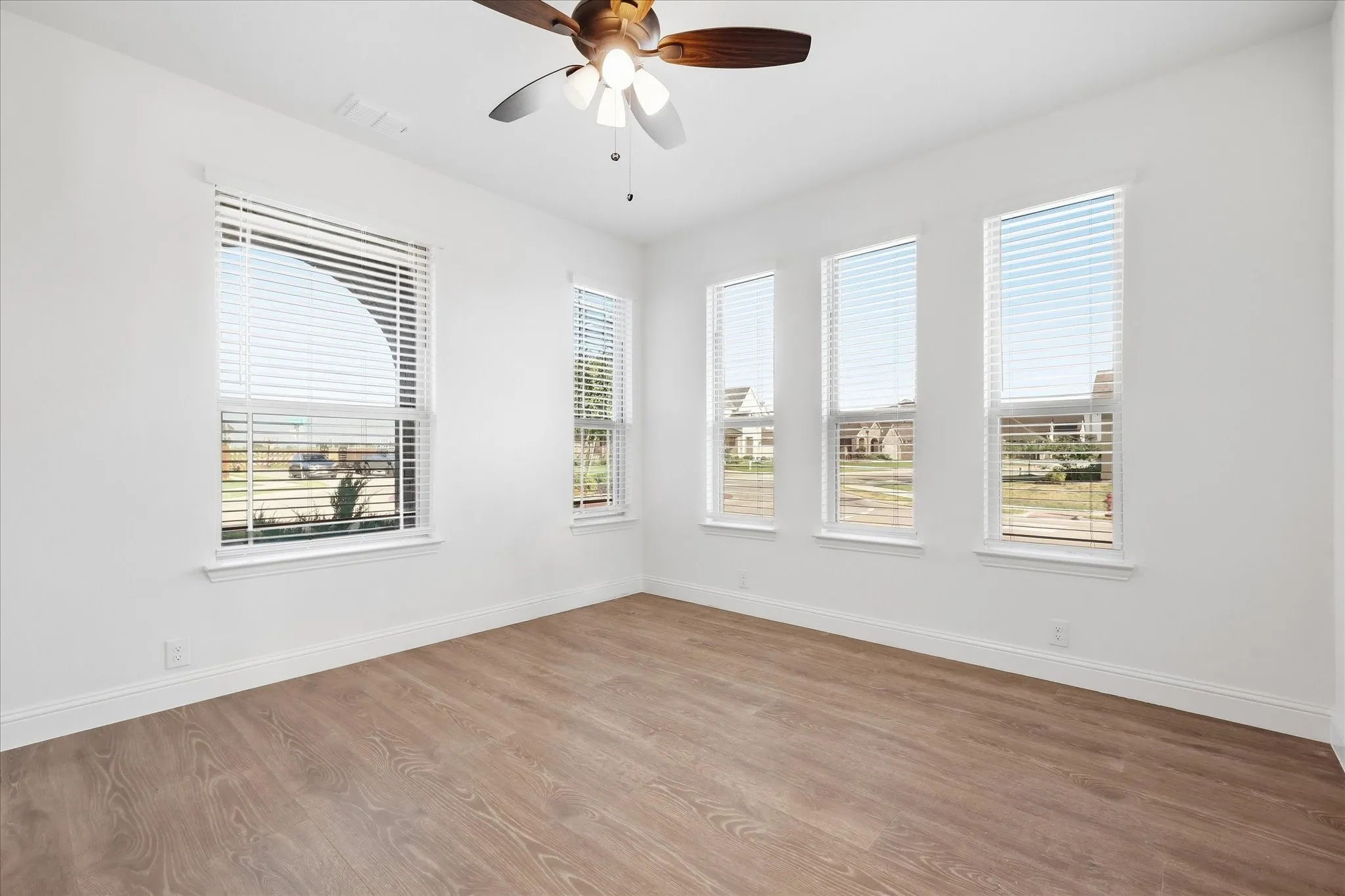 Single Family Residence For Rent in Denton County , 229 Clairmont Drive, Ponder, Texas 76259, 5 Bedroom, 4 Bathroom, 2 Garage spaces, 3,274 Sqft, built in 2023, mls#21379357, Real Estate Agent in Ponder, Homes For Rent in Denton county, Homes For Rent in Ponder, Realtor in Ponder Texas, Real Estate Brokerage Independent Realty Texas, Luminita Cordes Realtor