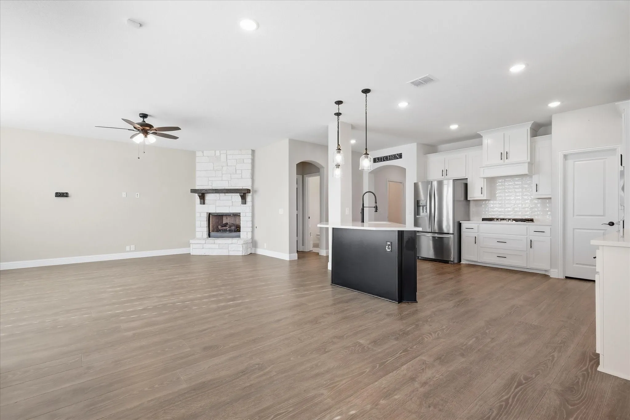 Single Family Residence For Rent in Denton County , 229 Clairmont Drive, Ponder, Texas 76259, 5 Bedroom, 4 Bathroom, 2 Garage spaces, 3,274 Sqft, built in 2023, mls#21379357, Real Estate Agent in Ponder, Homes For Rent in Denton county, Homes For Rent in Ponder, Realtor in Ponder Texas, Real Estate Brokerage Independent Realty Texas, Luminita Cordes Realtor