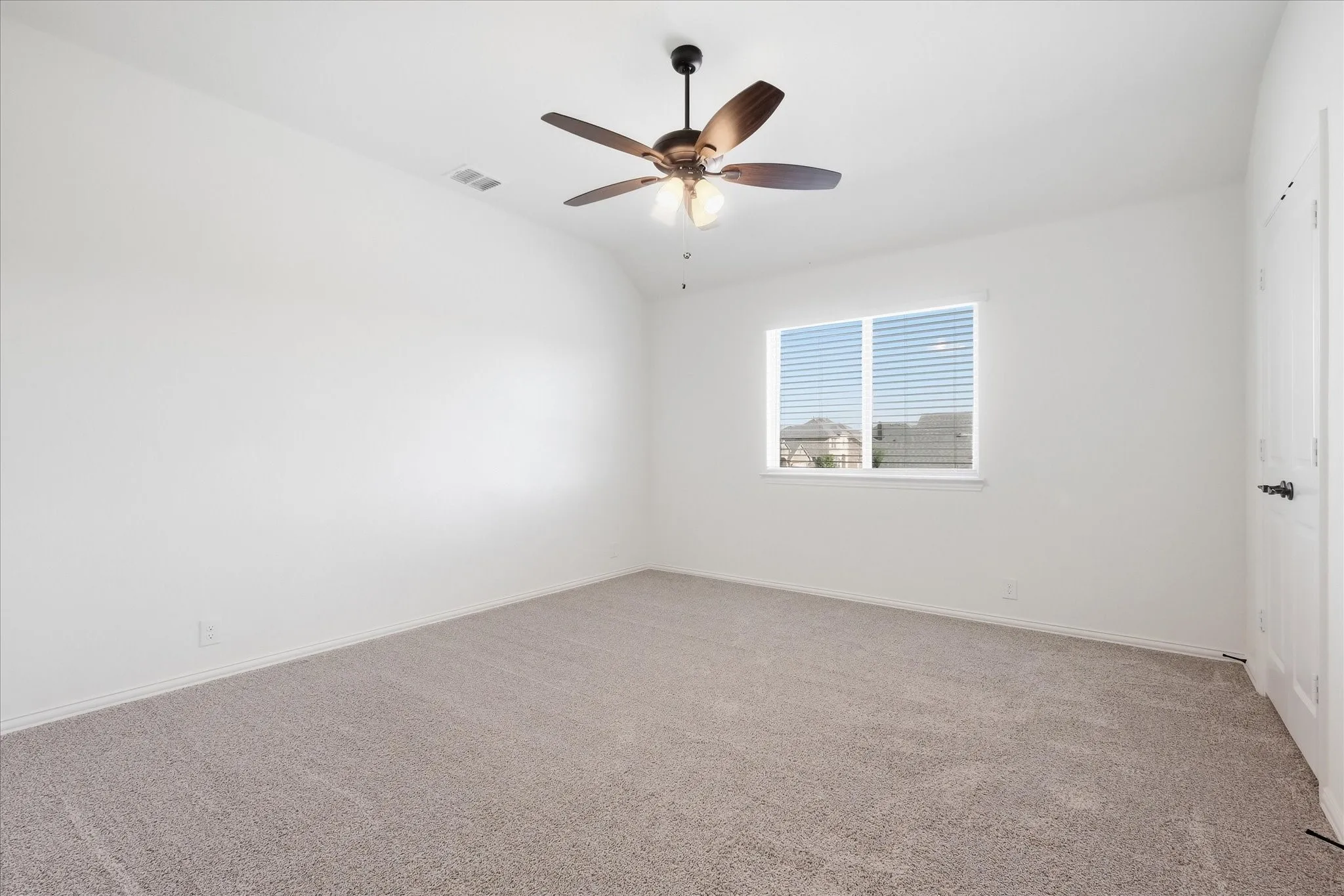 Single Family Residence For Rent in Denton County , 229 Clairmont Drive, Ponder, Texas 76259, 5 Bedroom, 4 Bathroom, 2 Garage spaces, 3,274 Sqft, built in 2023, mls#21379357, Real Estate Agent in Ponder, Homes For Rent in Denton county, Homes For Rent in Ponder, Realtor in Ponder Texas, Real Estate Brokerage Independent Realty Texas, Luminita Cordes Realtor