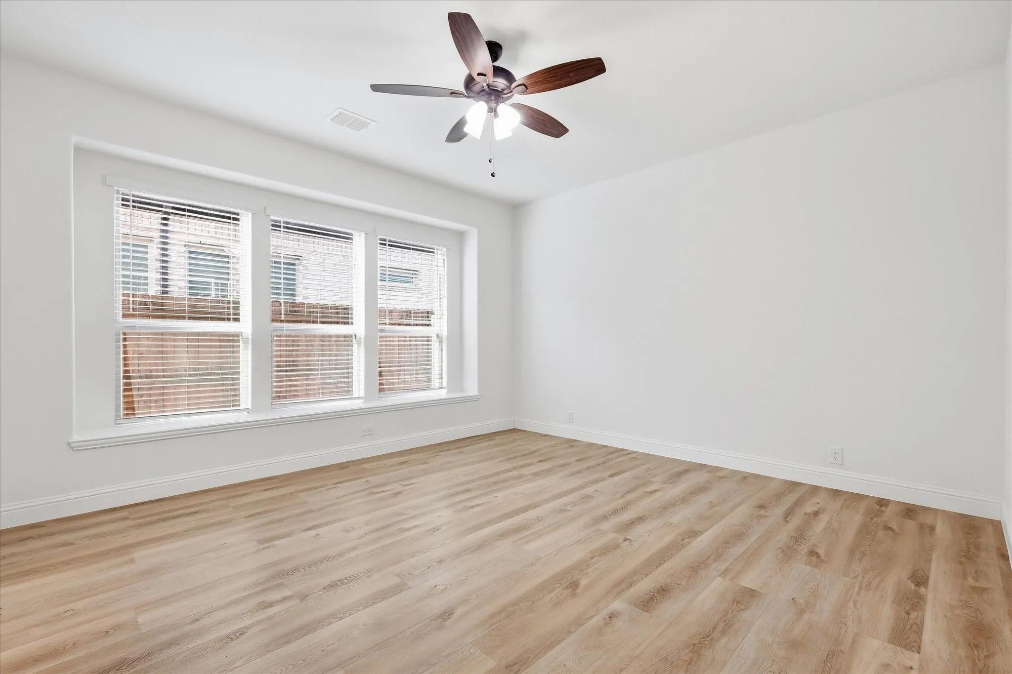 Single Family Residence For Rent in Denton County , 229 Clairmont Drive, Ponder, Texas 76259, 5 Bedroom, 4 Bathroom, 2 Garage spaces, 3,274 Sqft, built in 2023, mls#21379357, Real Estate Agent in Ponder, Homes For Rent in Denton county, Homes For Rent in Ponder, Realtor in Ponder Texas, Real Estate Brokerage Independent Realty Texas, Luminita Cordes Realtor