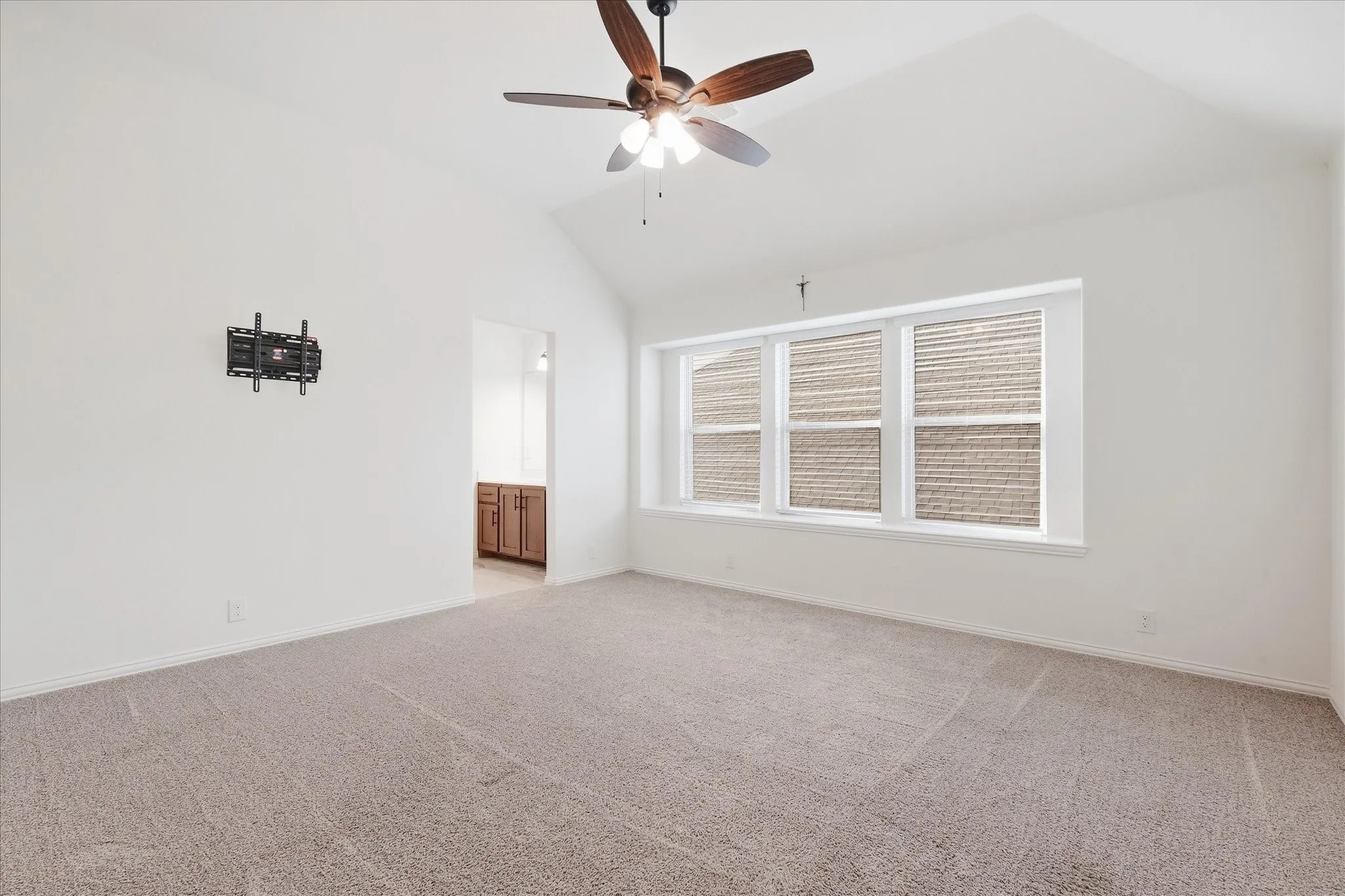 Single Family Residence For Rent in Denton County , 229 Clairmont Drive, Ponder, Texas 76259, 5 Bedroom, 4 Bathroom, 2 Garage spaces, 3,274 Sqft, built in 2023, mls#21379357, Real Estate Agent in Ponder, Homes For Rent in Denton county, Homes For Rent in Ponder, Realtor in Ponder Texas, Real Estate Brokerage Independent Realty Texas, Luminita Cordes Realtor
