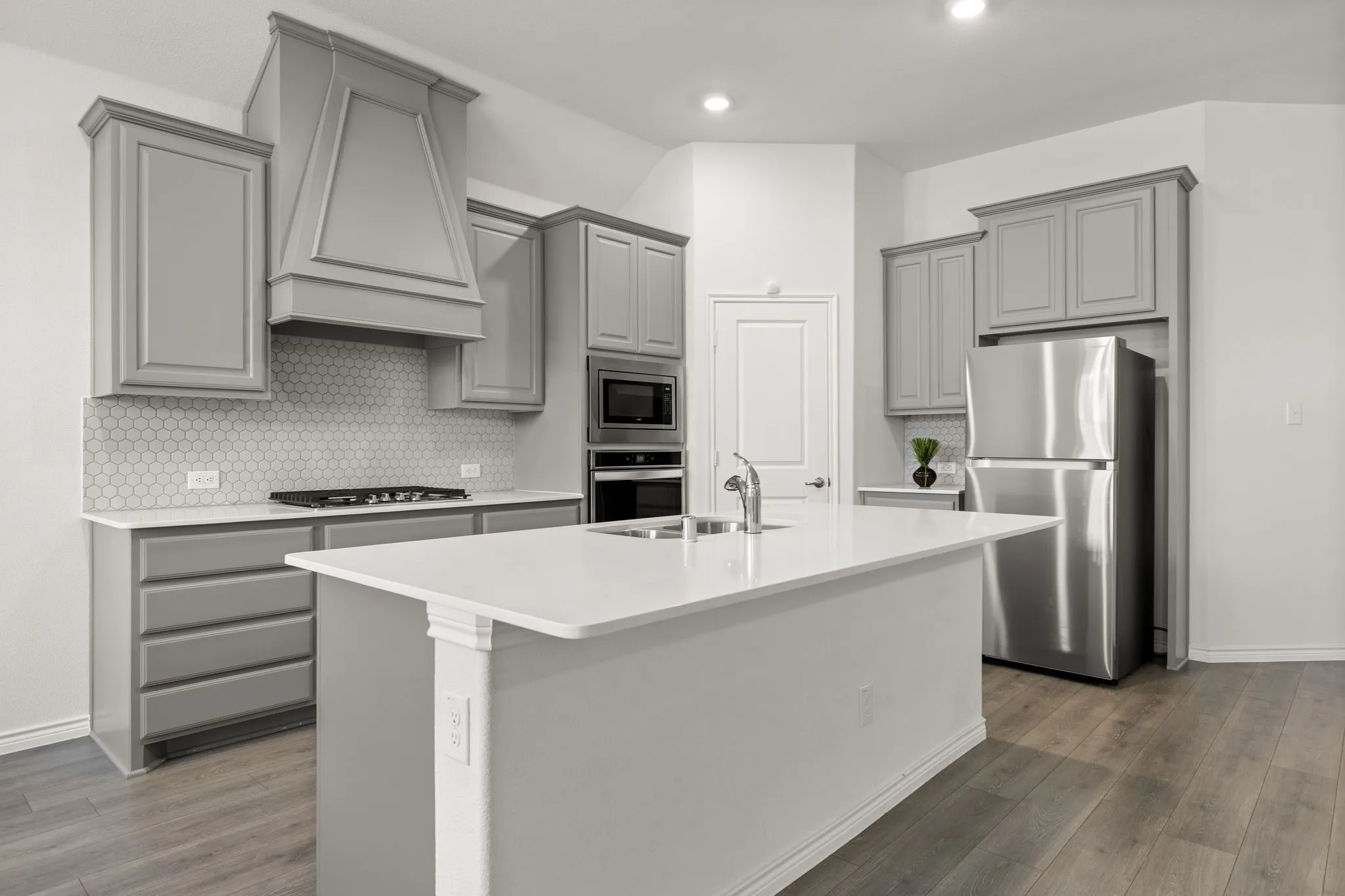 Single Family Residence For Rent in Kaufman County , 2045 Tahoka Lane, Heath, Texas 75126, 4 Bedroom, 2 Bathroom, 2 Garage spaces, 1,830 Sqft, built in 2021, mls#21379853, Real Estate Agent in Heath, Homes For Rent in Kaufman county, Homes For Rent in Heath, Realtor in Heath Texas, Real Estate Brokerage Independent Realty Texas, Luminita Cordes Realtor
