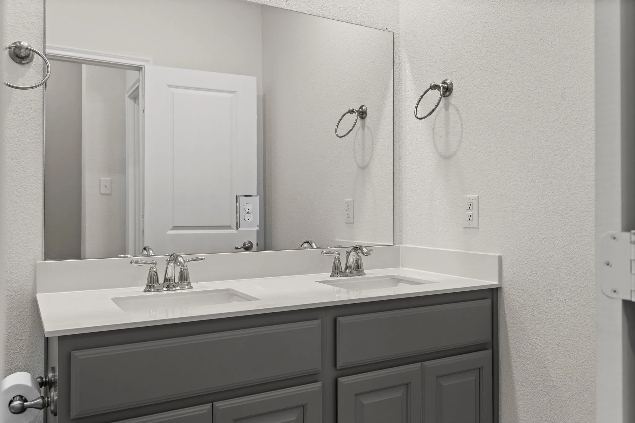 Single Family Residence For Rent in Kaufman County , 2045 Tahoka Lane, Heath, Texas 75126, 4 Bedroom, 2 Bathroom, 2 Garage spaces, 1,830 Sqft, built in 2021, mls#21379853, Real Estate Agent in Heath, Homes For Rent in Kaufman county, Homes For Rent in Heath, Realtor in Heath Texas, Real Estate Brokerage Independent Realty Texas, Luminita Cordes Realtor