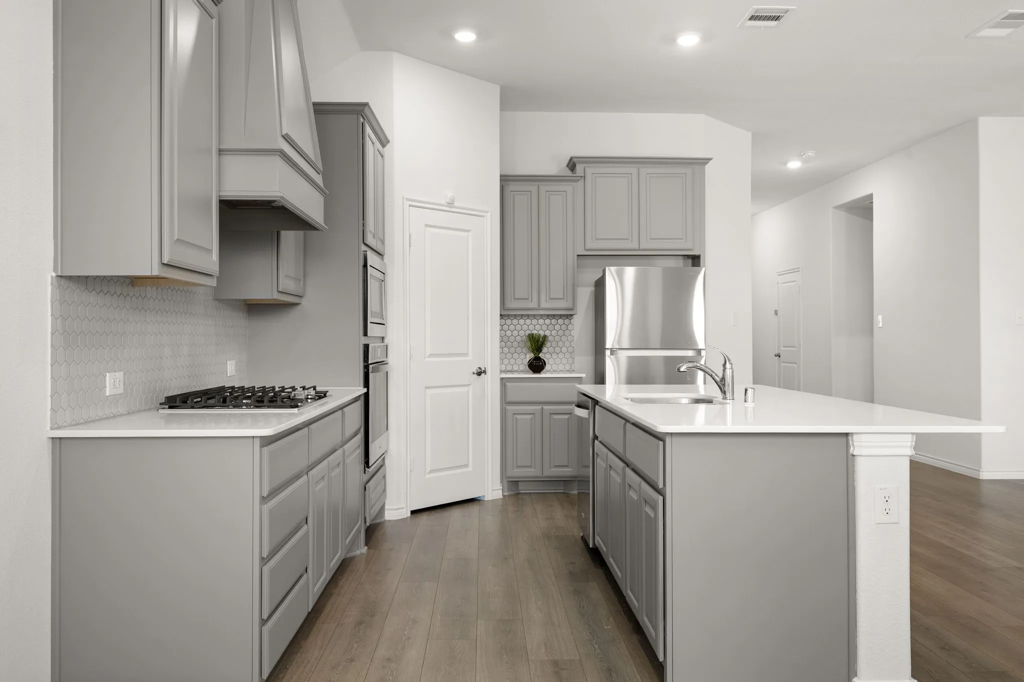 Single Family Residence For Rent in Kaufman County , 2045 Tahoka Lane, Heath, Texas 75126, 4 Bedroom, 2 Bathroom, 2 Garage spaces, 1,830 Sqft, built in 2021, mls#21379853, Real Estate Agent in Heath, Homes For Rent in Kaufman county, Homes For Rent in Heath, Realtor in Heath Texas, Real Estate Brokerage Independent Realty Texas, Luminita Cordes Realtor