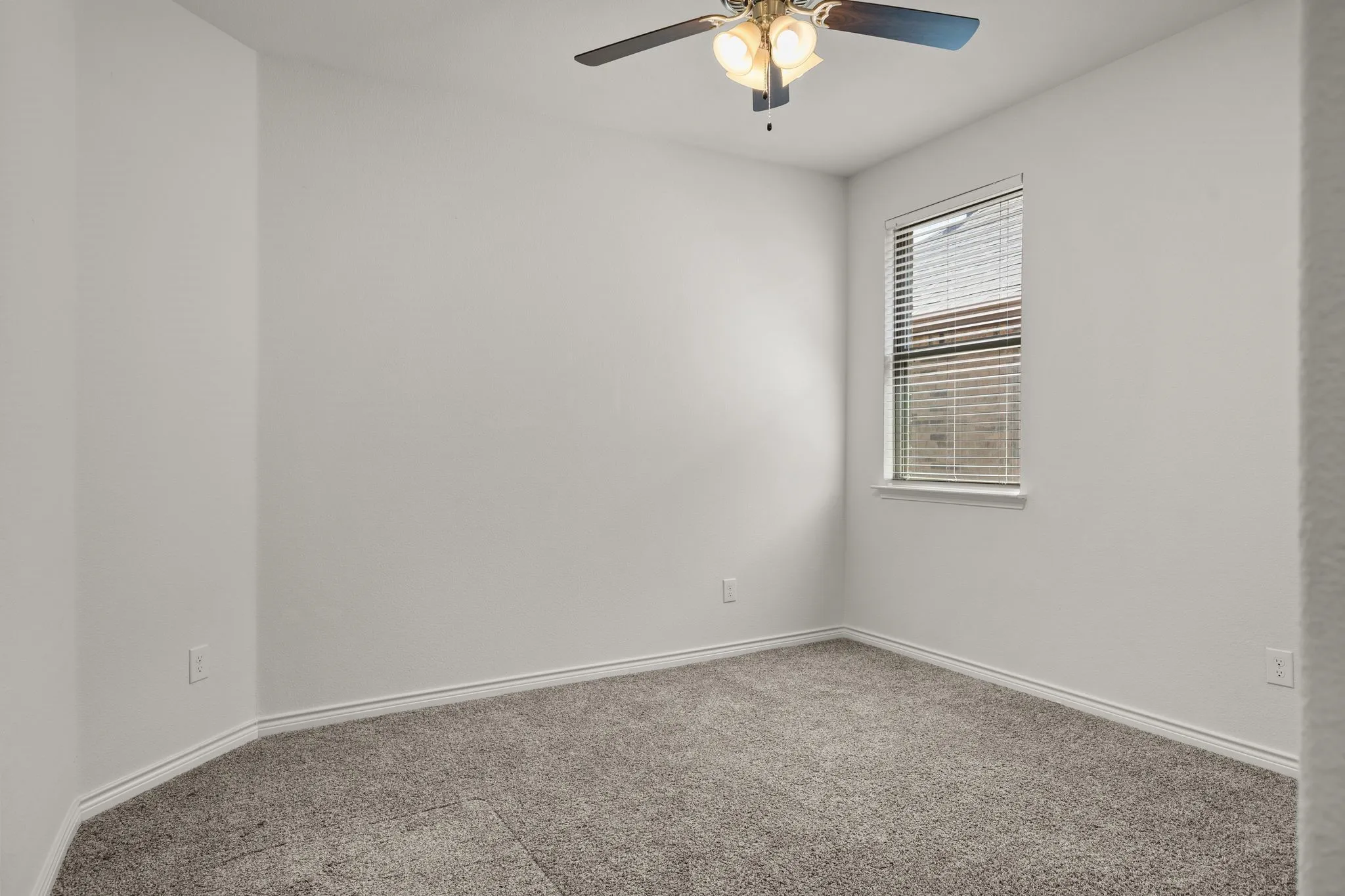 Single Family Residence For Rent in Kaufman County , 2045 Tahoka Lane, Heath, Texas 75126, 4 Bedroom, 2 Bathroom, 2 Garage spaces, 1,830 Sqft, built in 2021, mls#21379853, Real Estate Agent in Heath, Homes For Rent in Kaufman county, Homes For Rent in Heath, Realtor in Heath Texas, Real Estate Brokerage Independent Realty Texas, Luminita Cordes Realtor